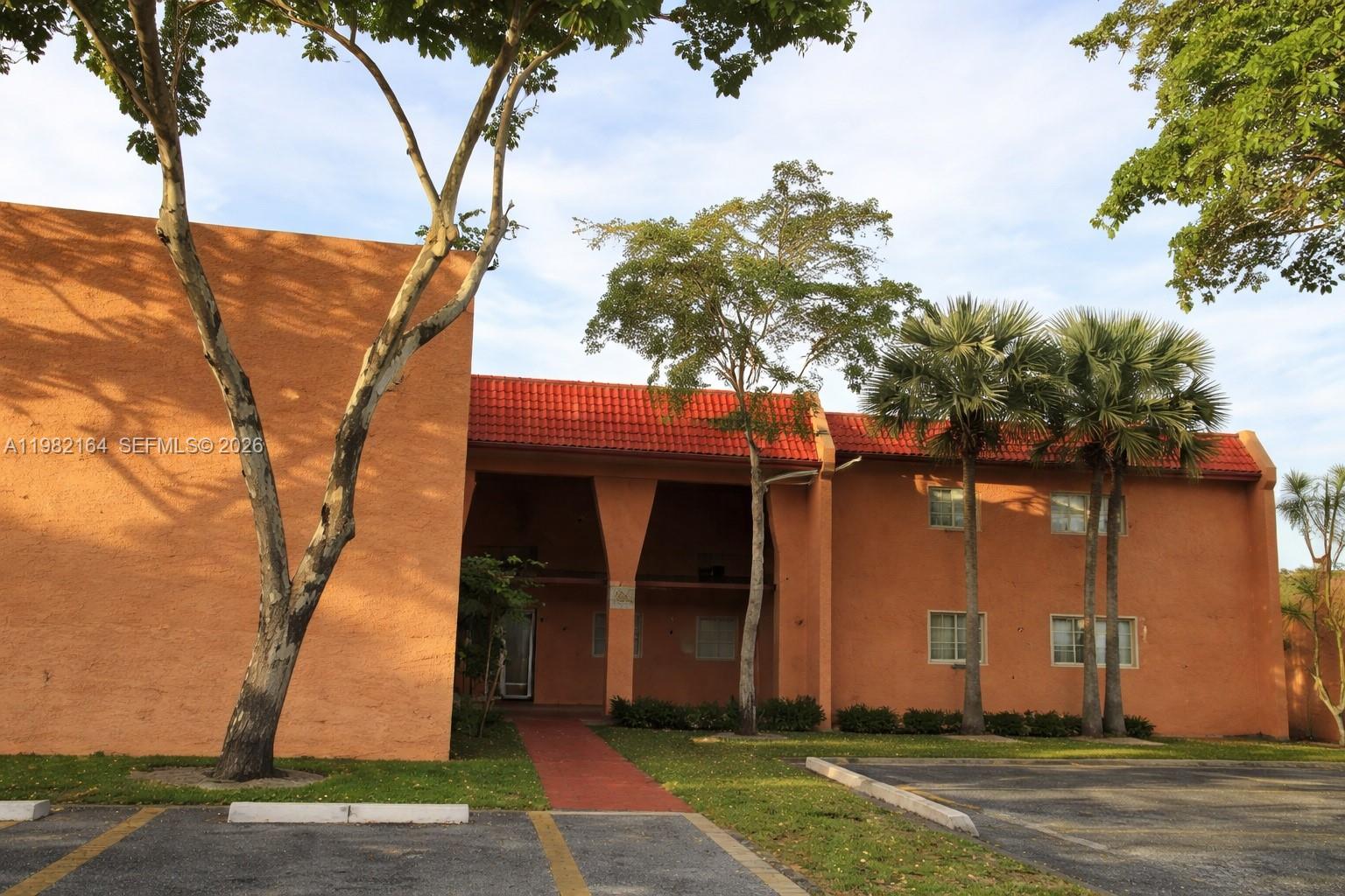 Golden Lakes Village Cond