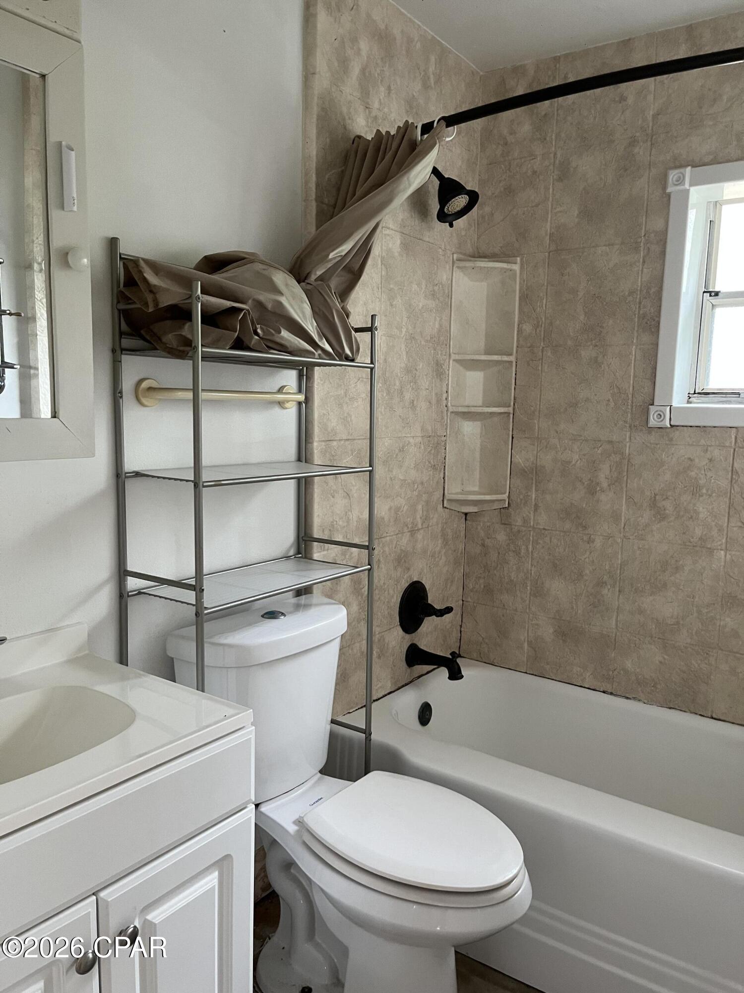 Image 14 For 604 Barton Avenue