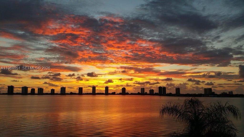 Lake Harbour Towers Condo