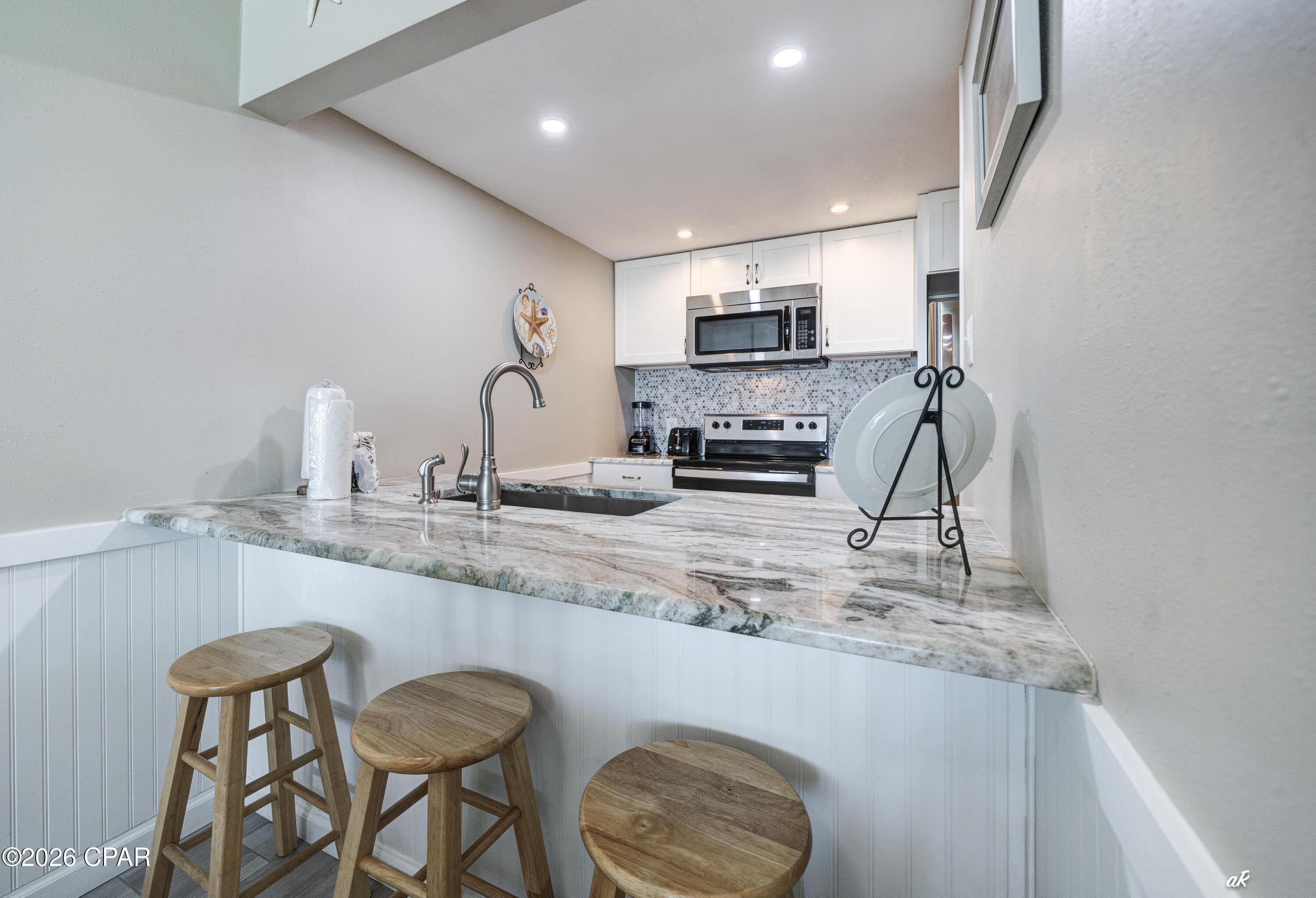 Image 9 For 11757 Front Beach Road W105