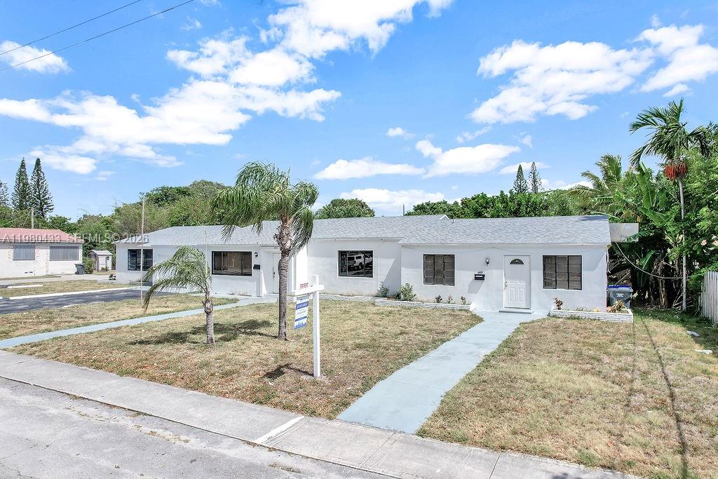 Hollywood Little Ranches