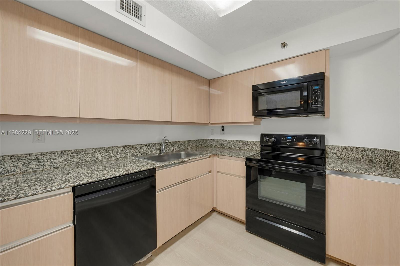 Property photo # 9