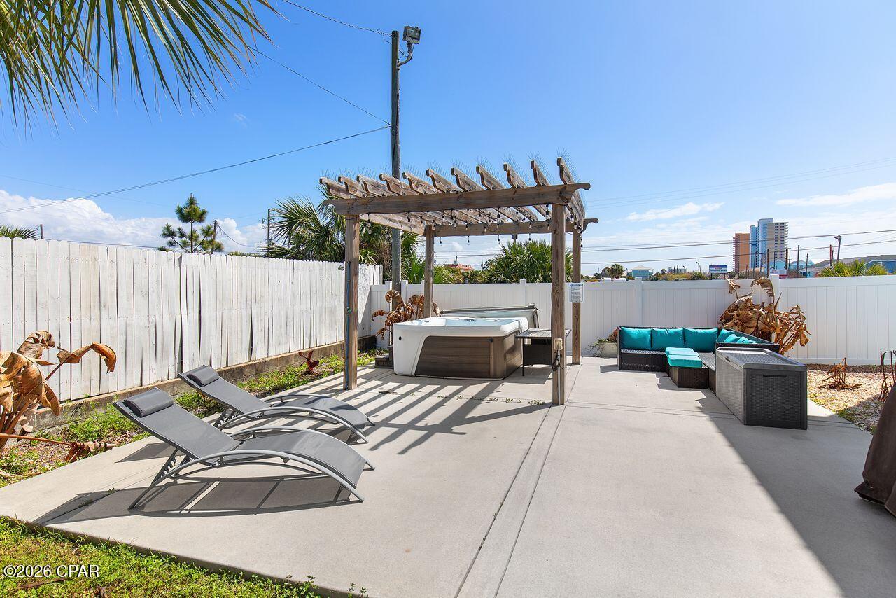 Listing photo id 20 for 5522 Thomas Drive