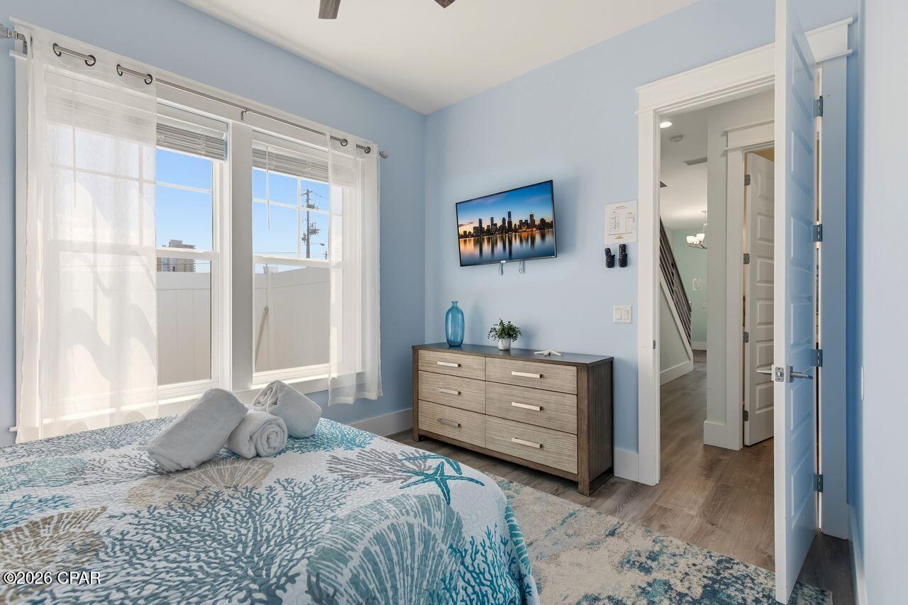 Listing photo id 6 for 5522 Thomas Drive