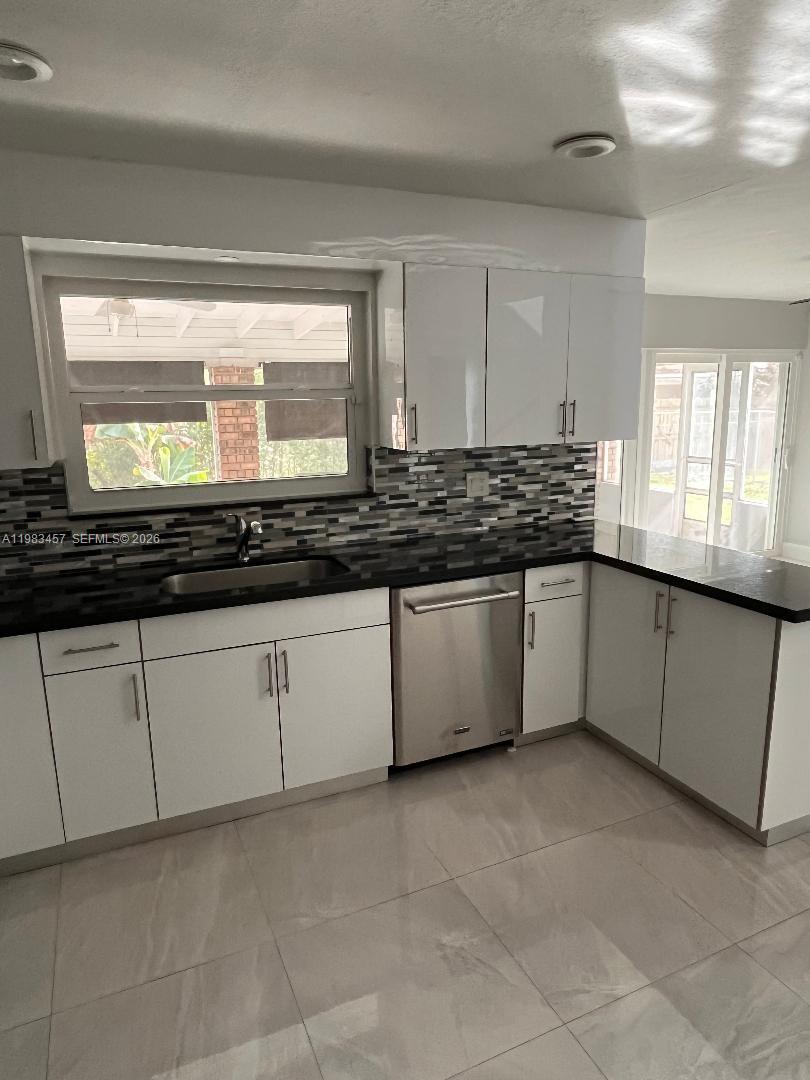 International Gardens Sec