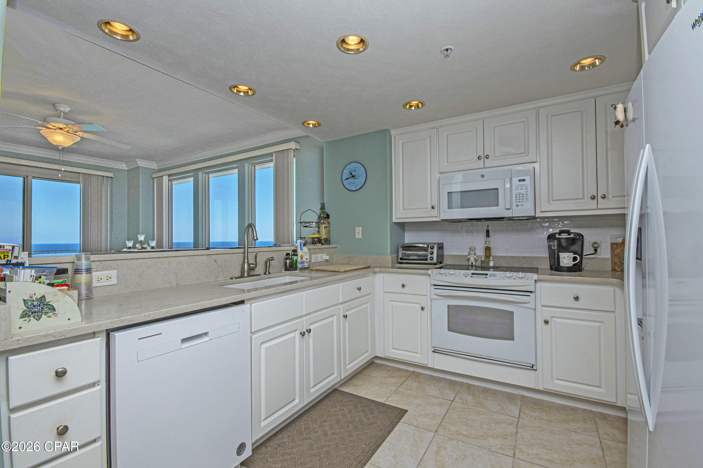 Listing photo id 10 for 5004 Thomas Drive 1212