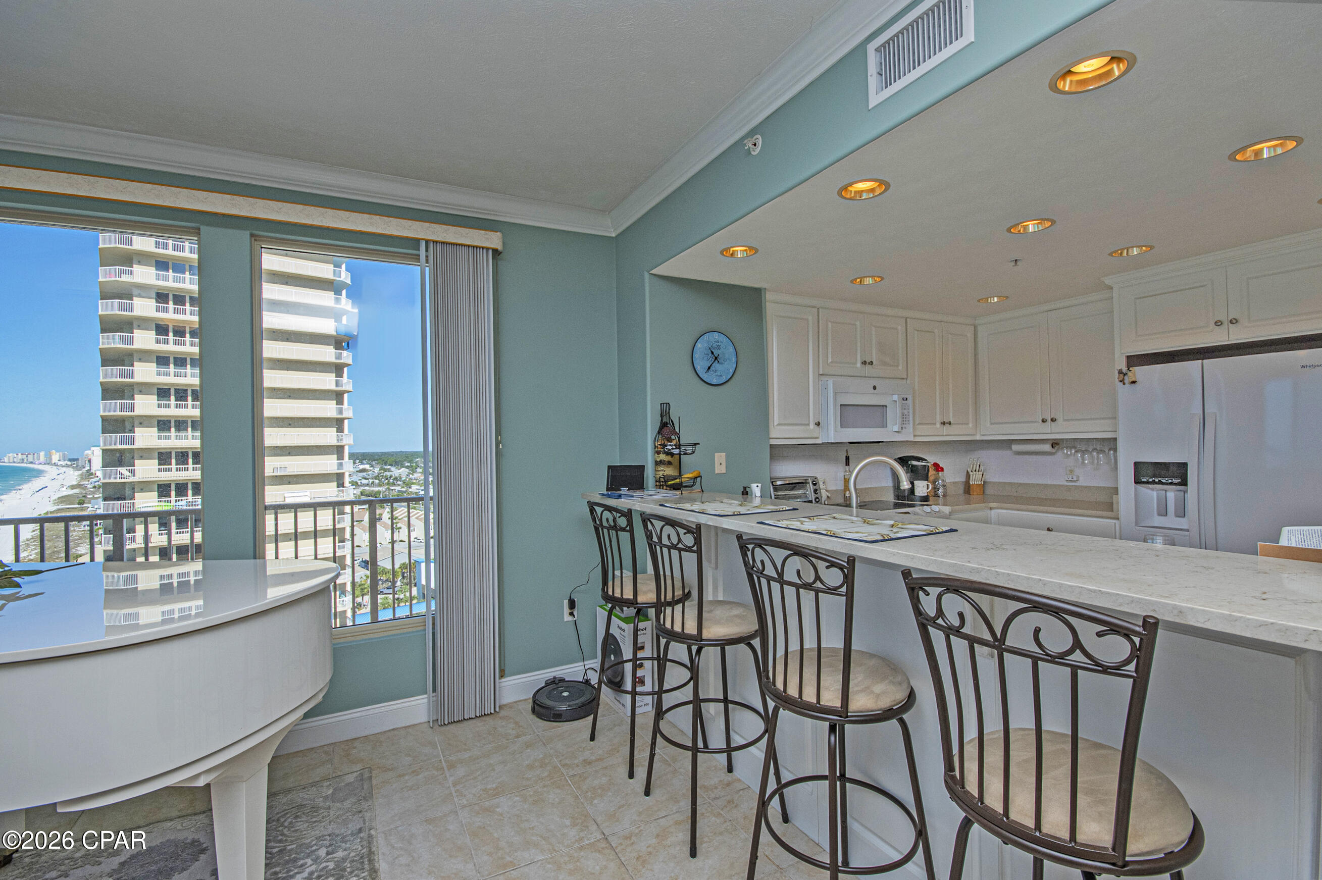 Listing photo id 14 for 5004 Thomas Drive 1212