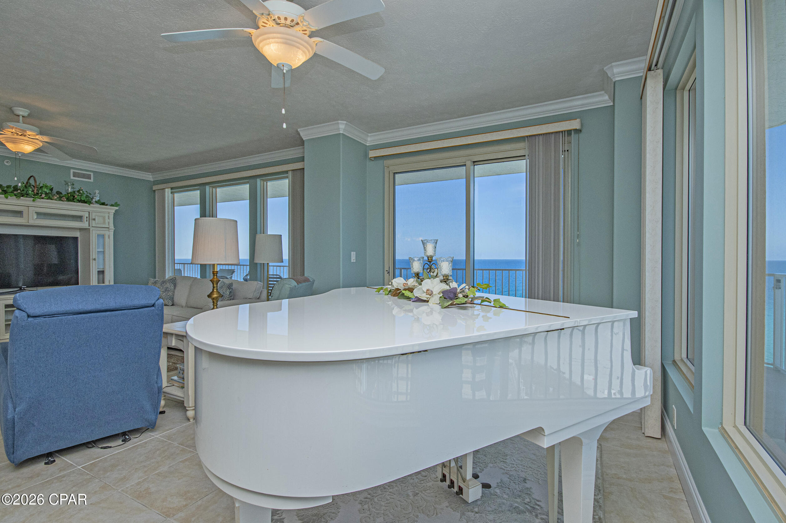 Listing photo id 18 for 5004 Thomas Drive 1212