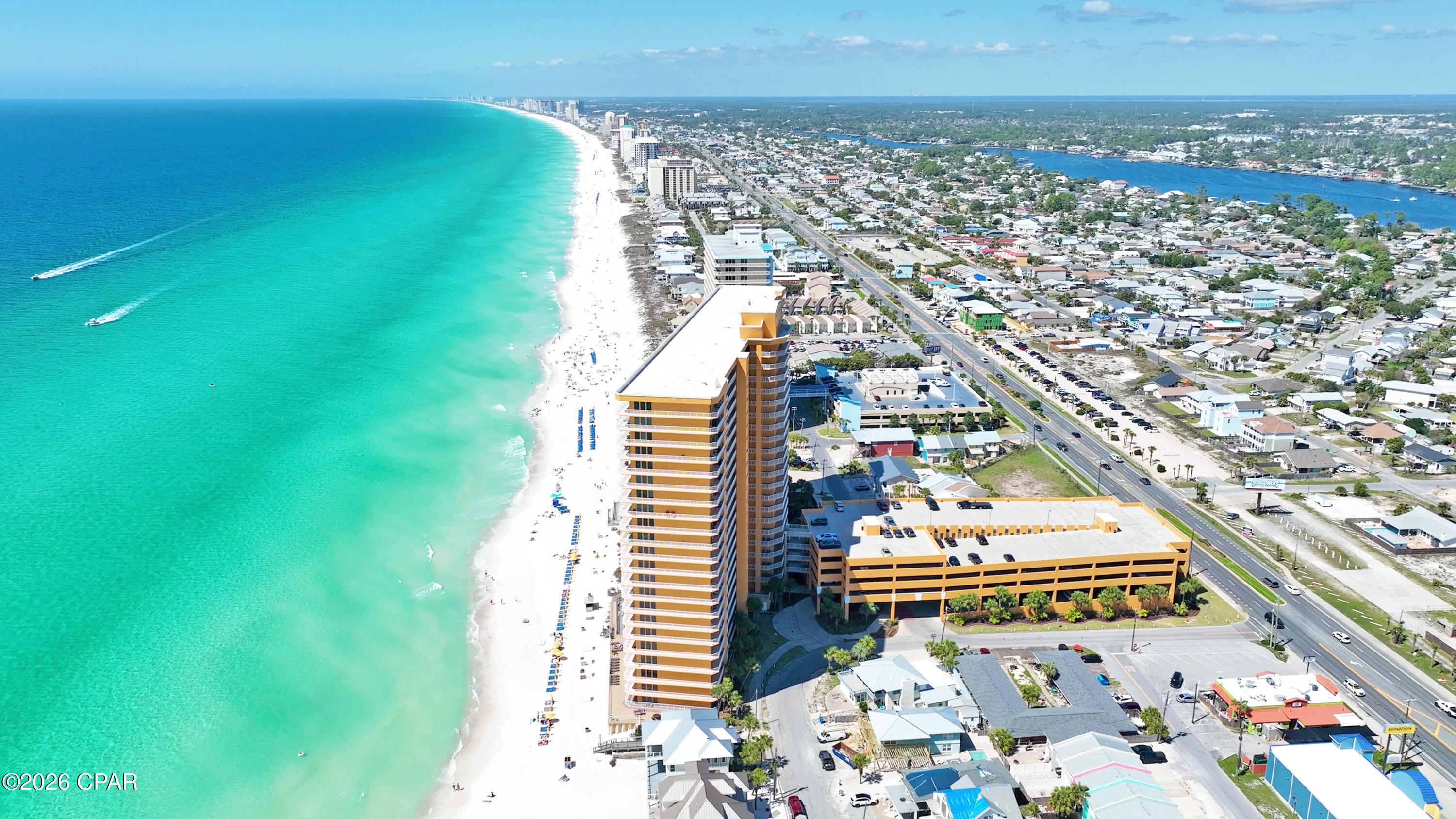 Listing photo id 3 for 5004 Thomas Drive 1212