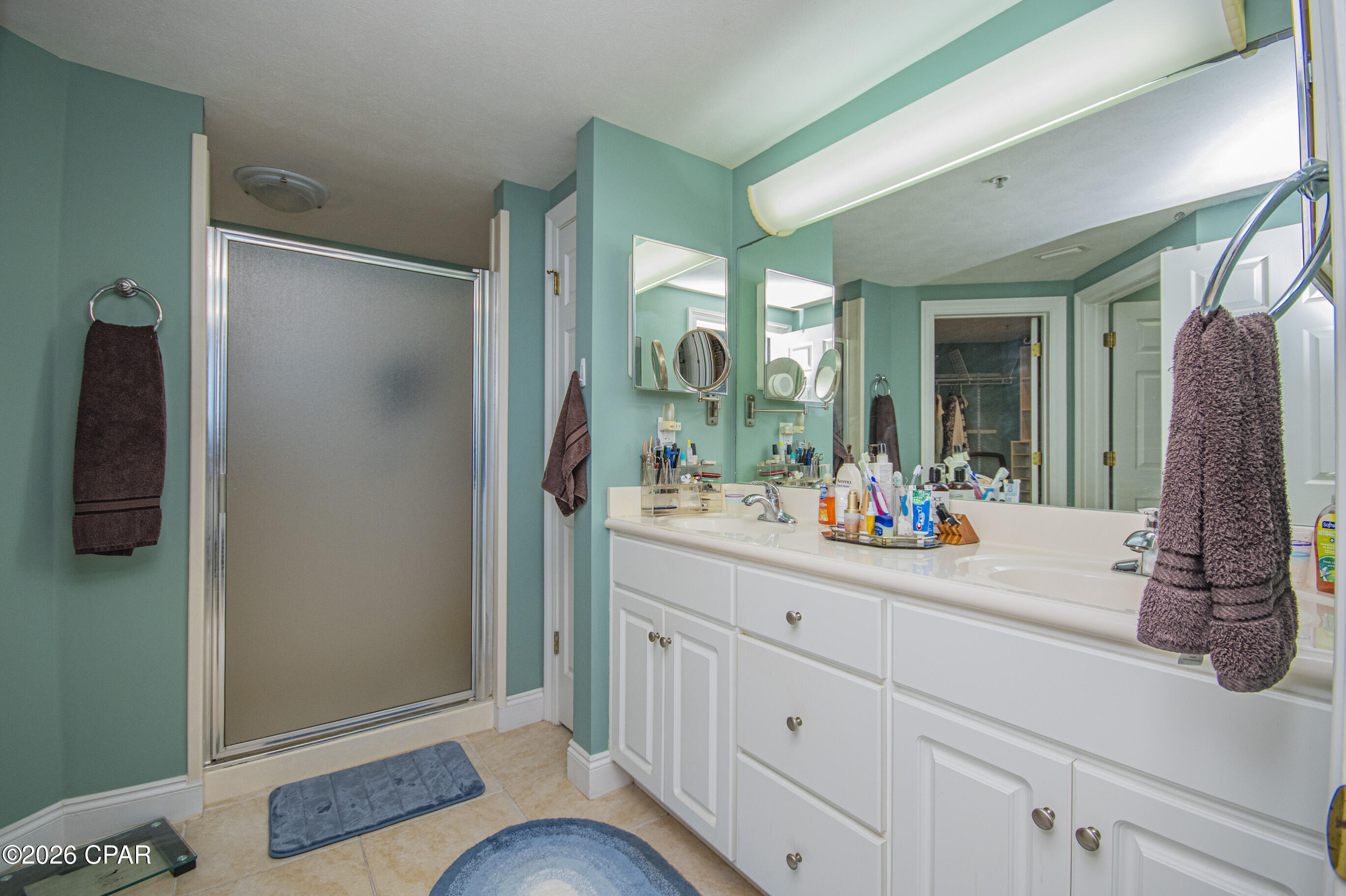 Listing photo id 49 for 5004 Thomas Drive 1212