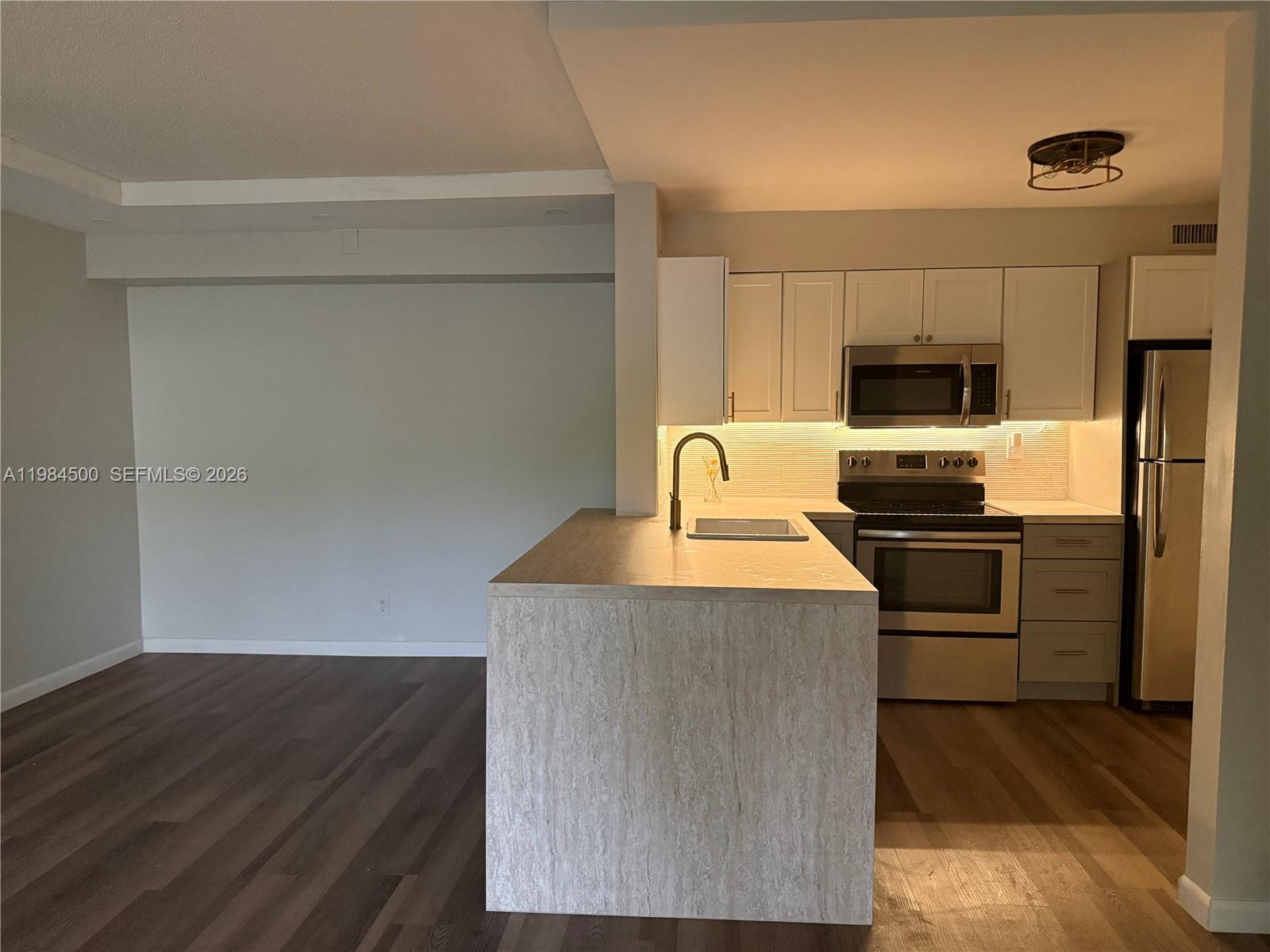 Oakland Forest Club Condo