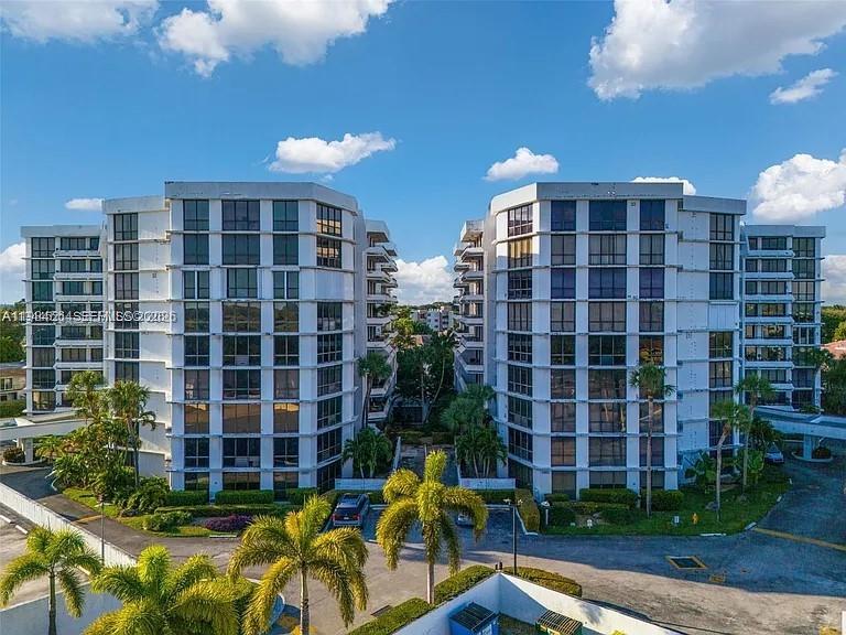 Towers Of Kendale Lakes C