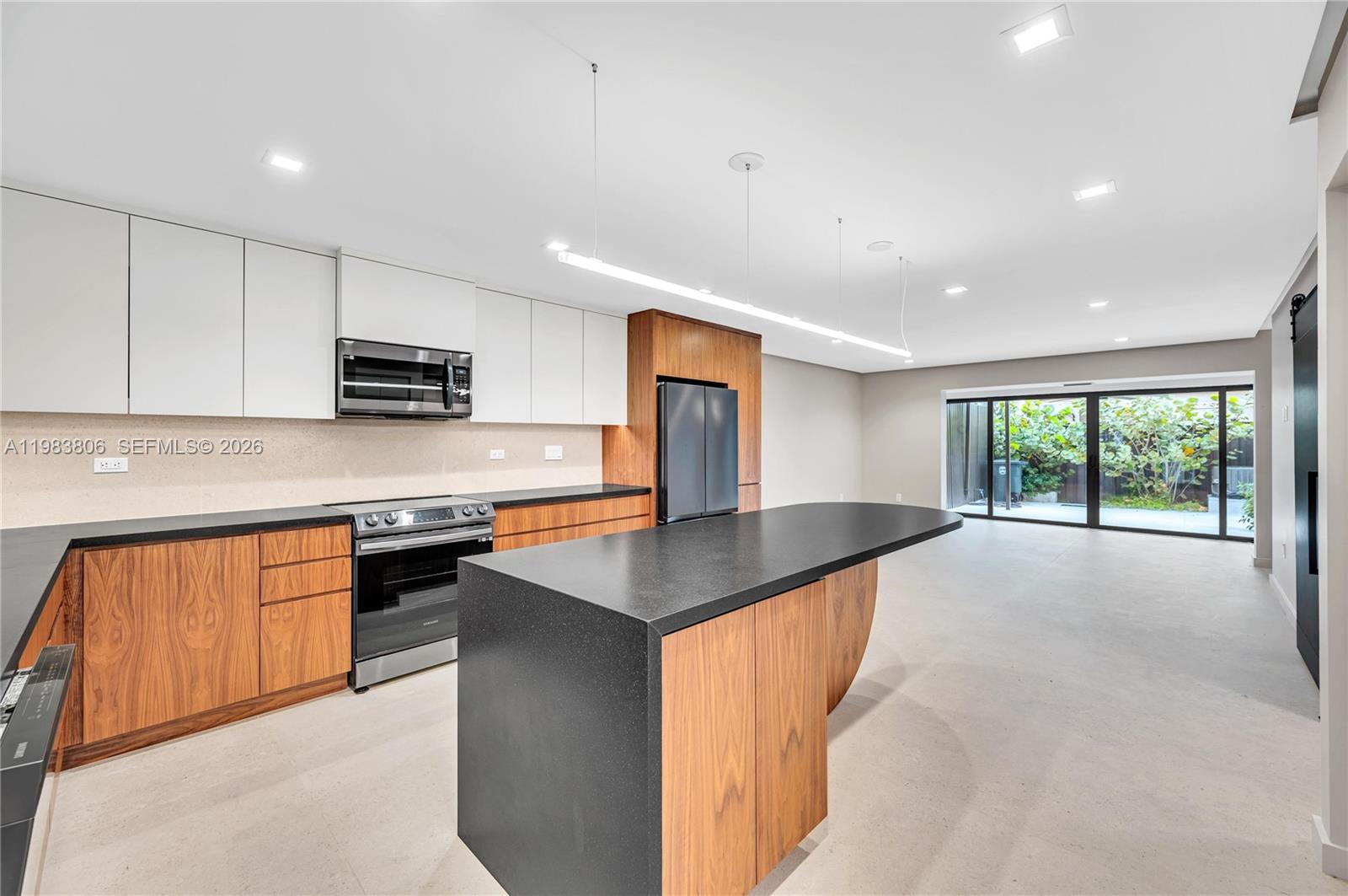 Property photo # 9