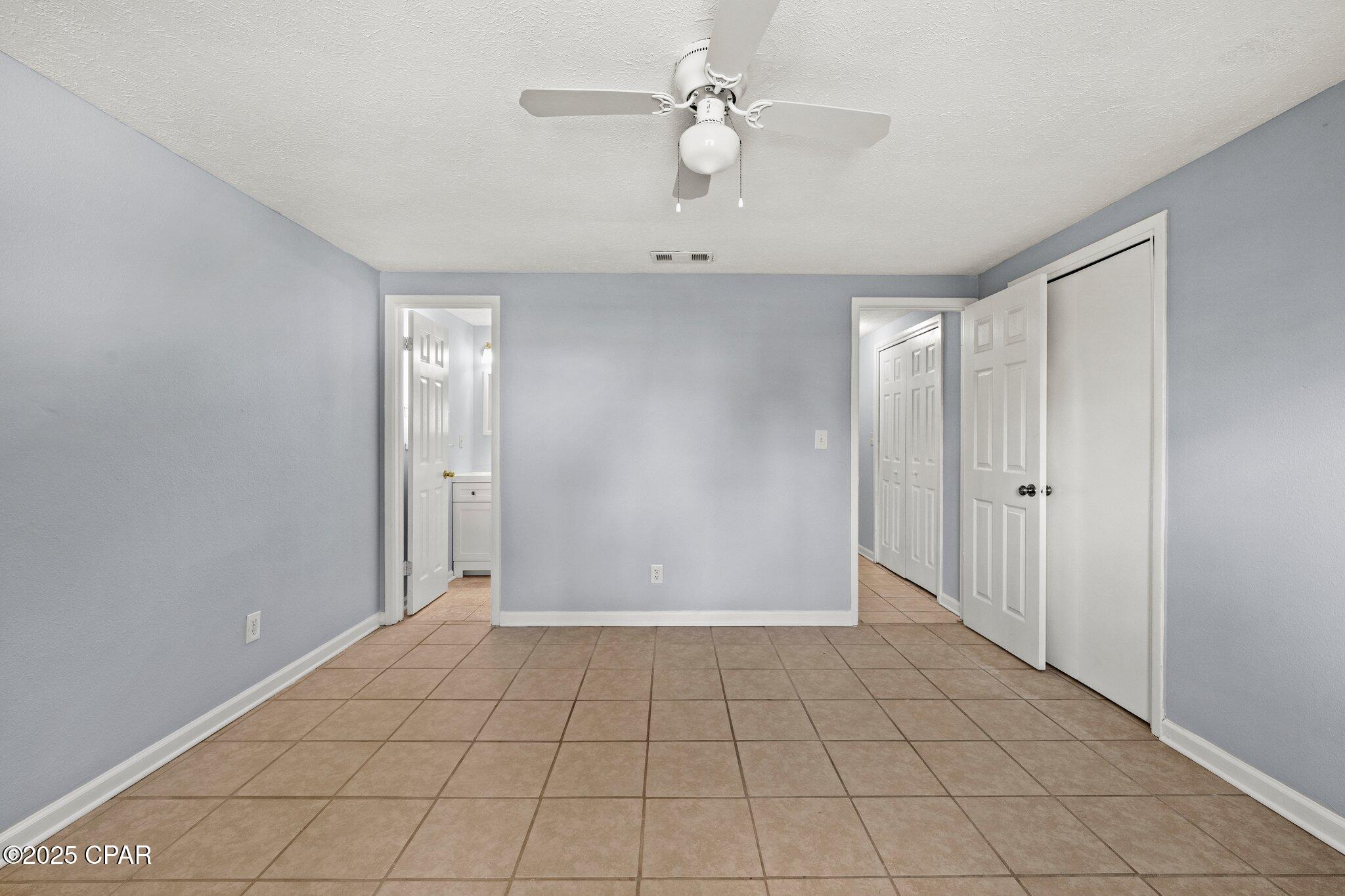 Image 11 For 2625 Beech Street B