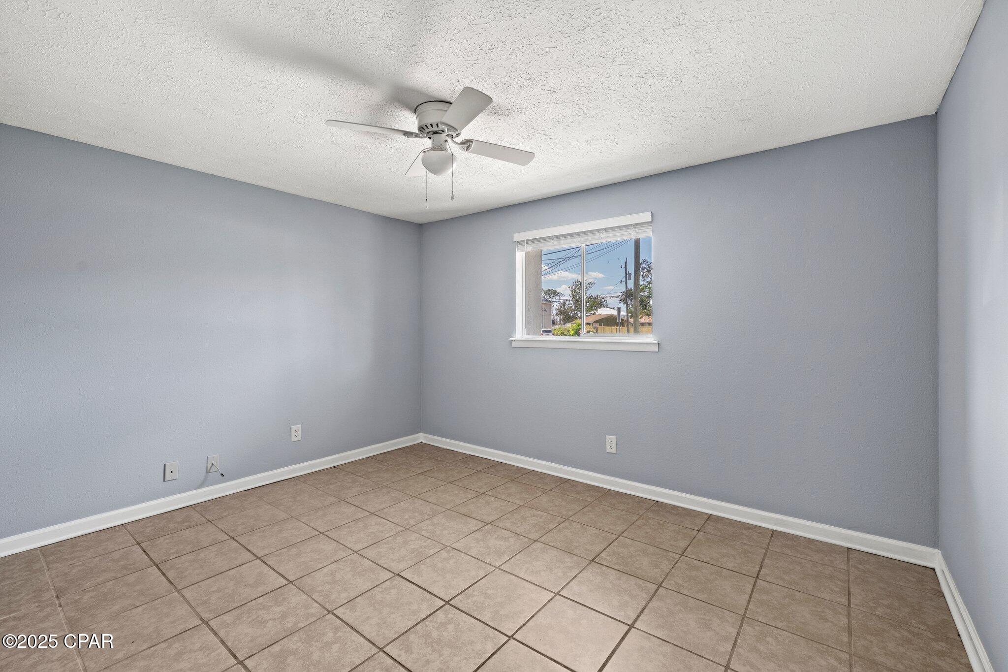 Image 16 For 2625 Beech Street B