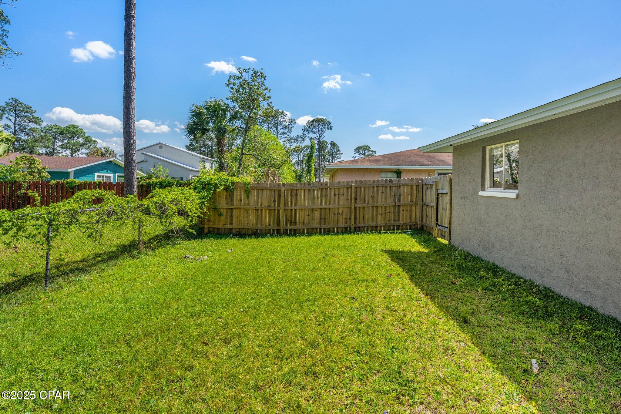 Image 20 For 2625 Beech Street B