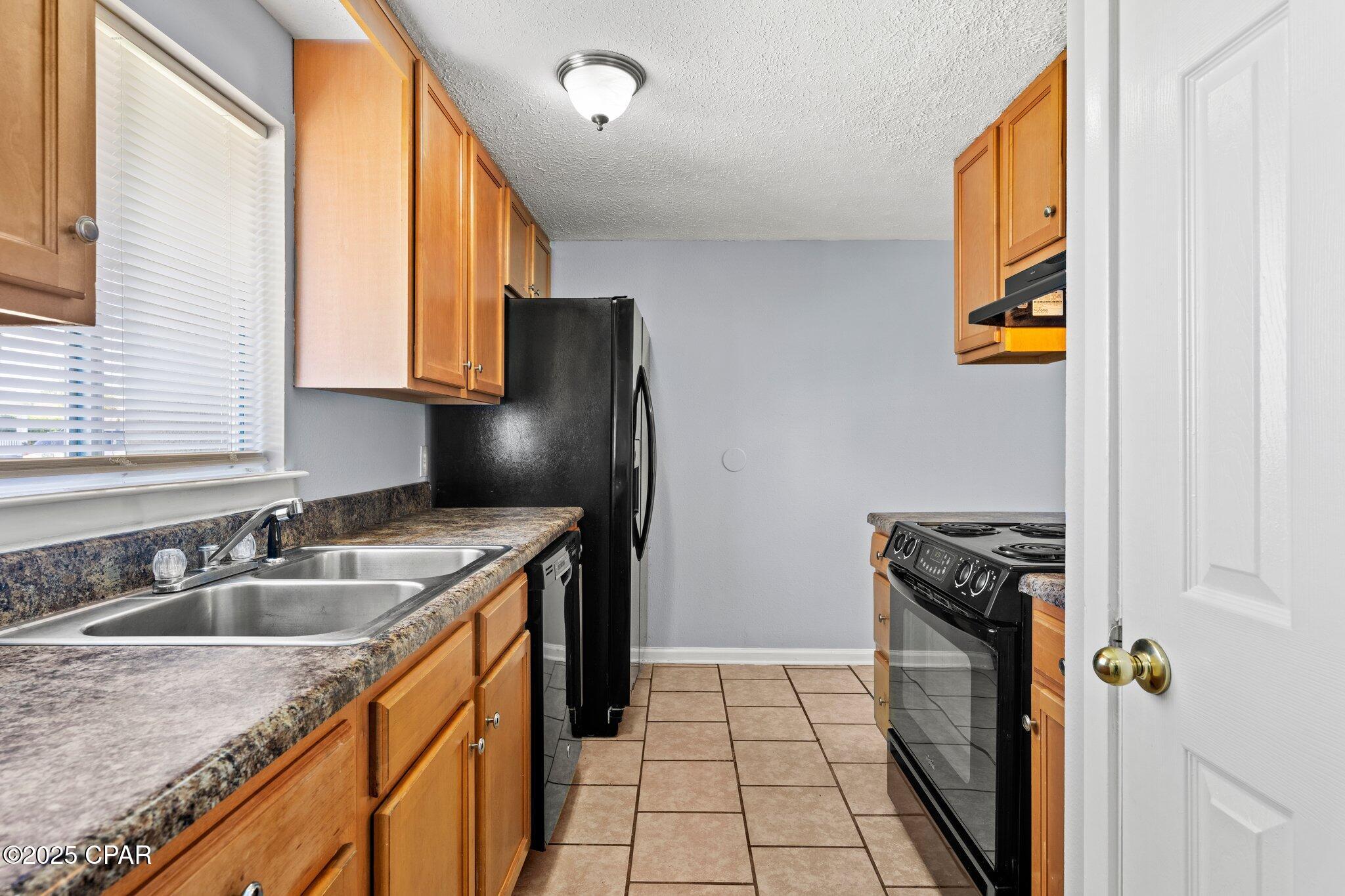 Image 3 For 2625 Beech Street B