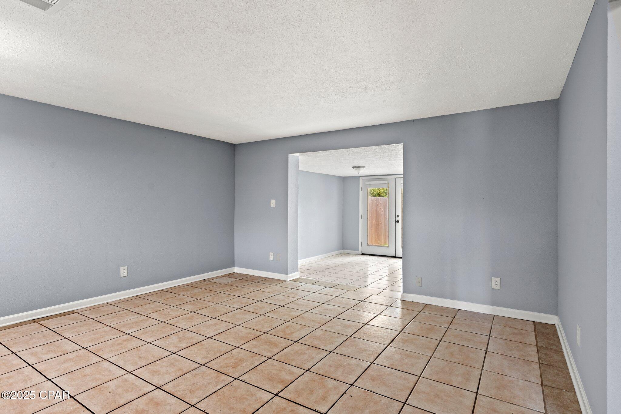 Image 6 For 2625 Beech Street B