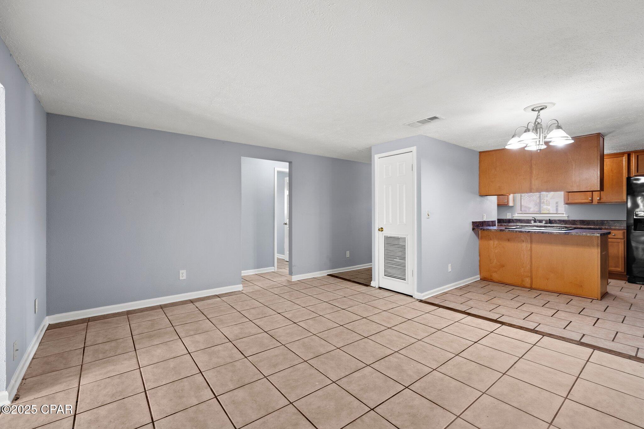 Image 7 For 2625 Beech Street B