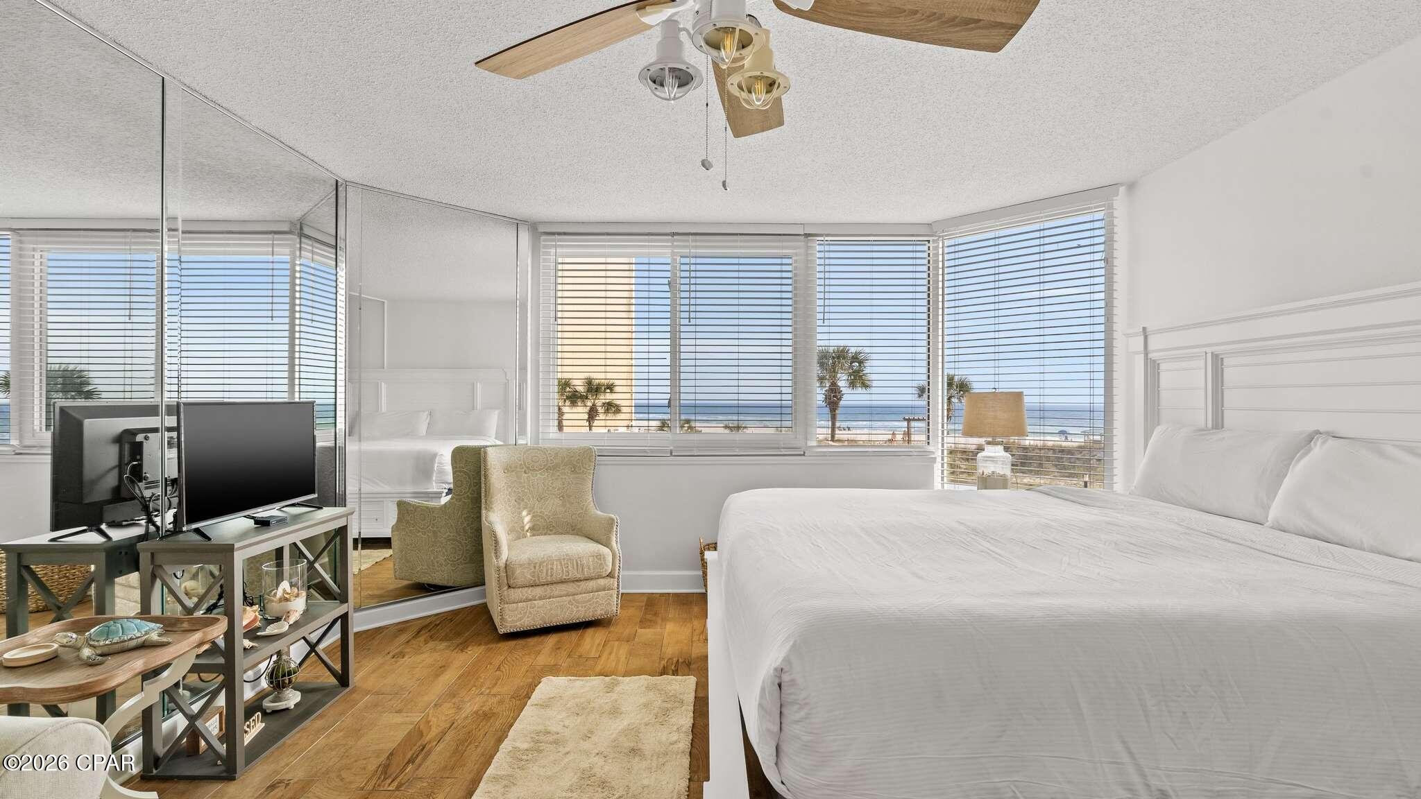 Image 2 For 8817 Thomas Drive A213