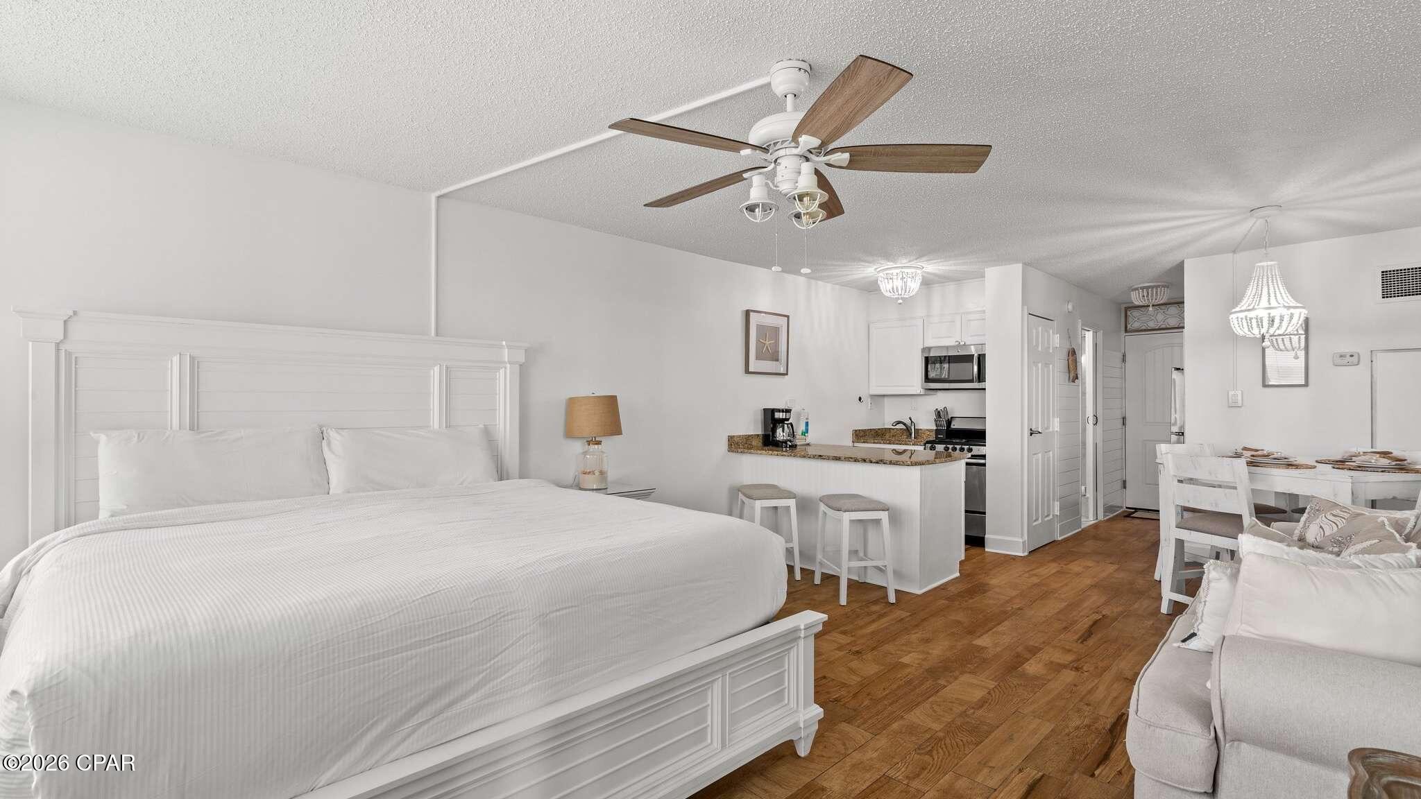 Image 7 For 8817 Thomas Drive A213