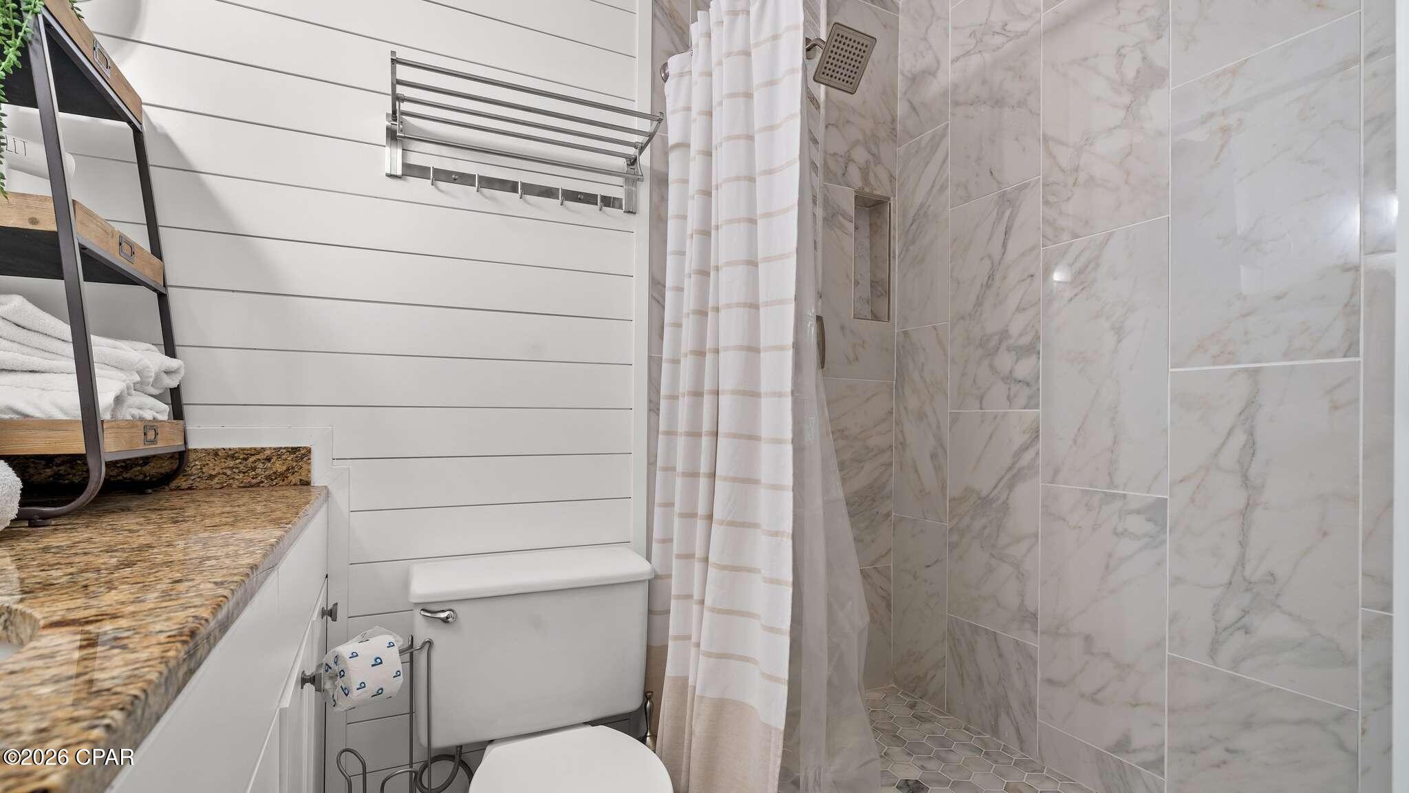 Image 9 For 8817 Thomas Drive A213