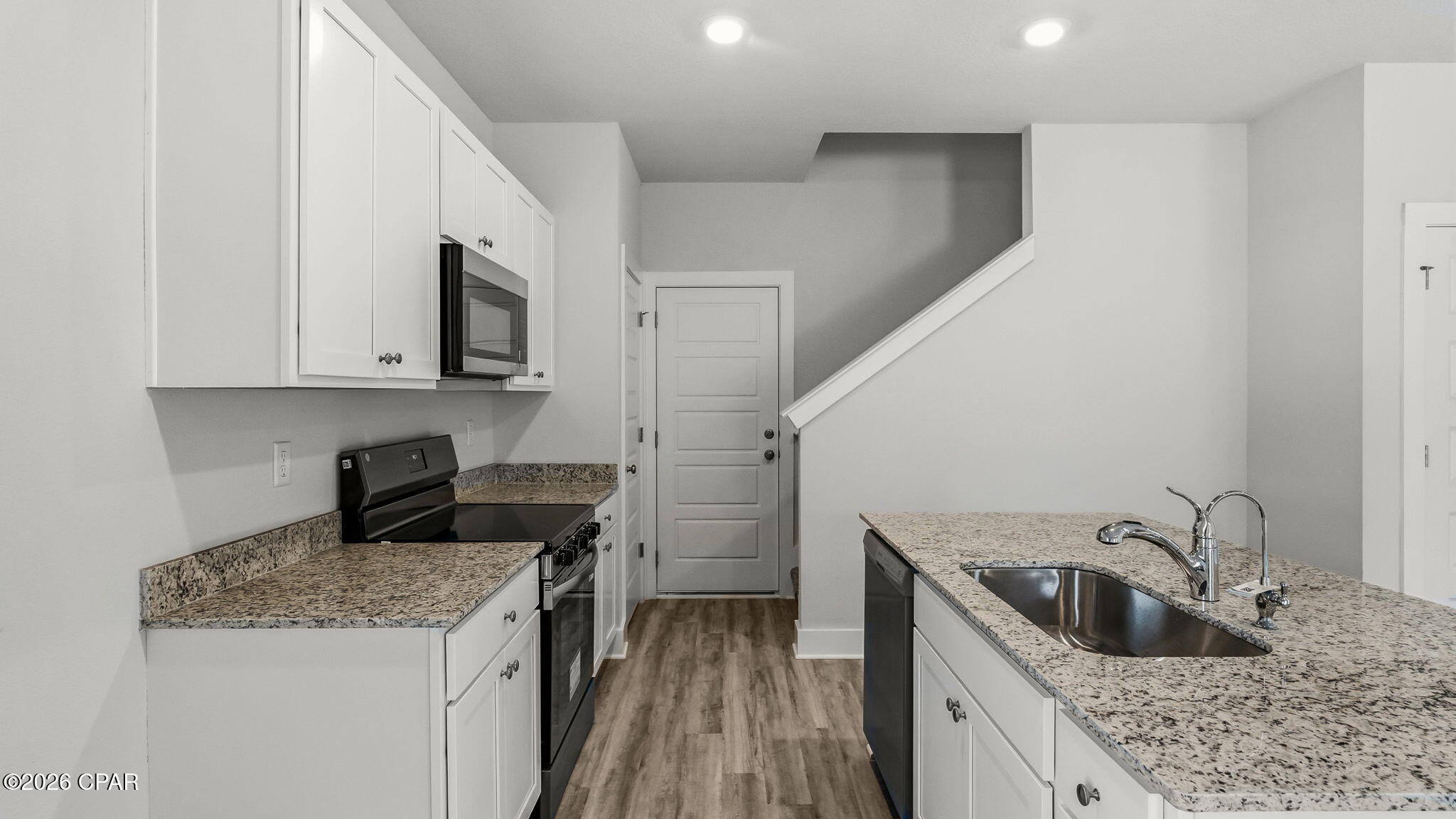 Image 10 For 420 Chateau Lane