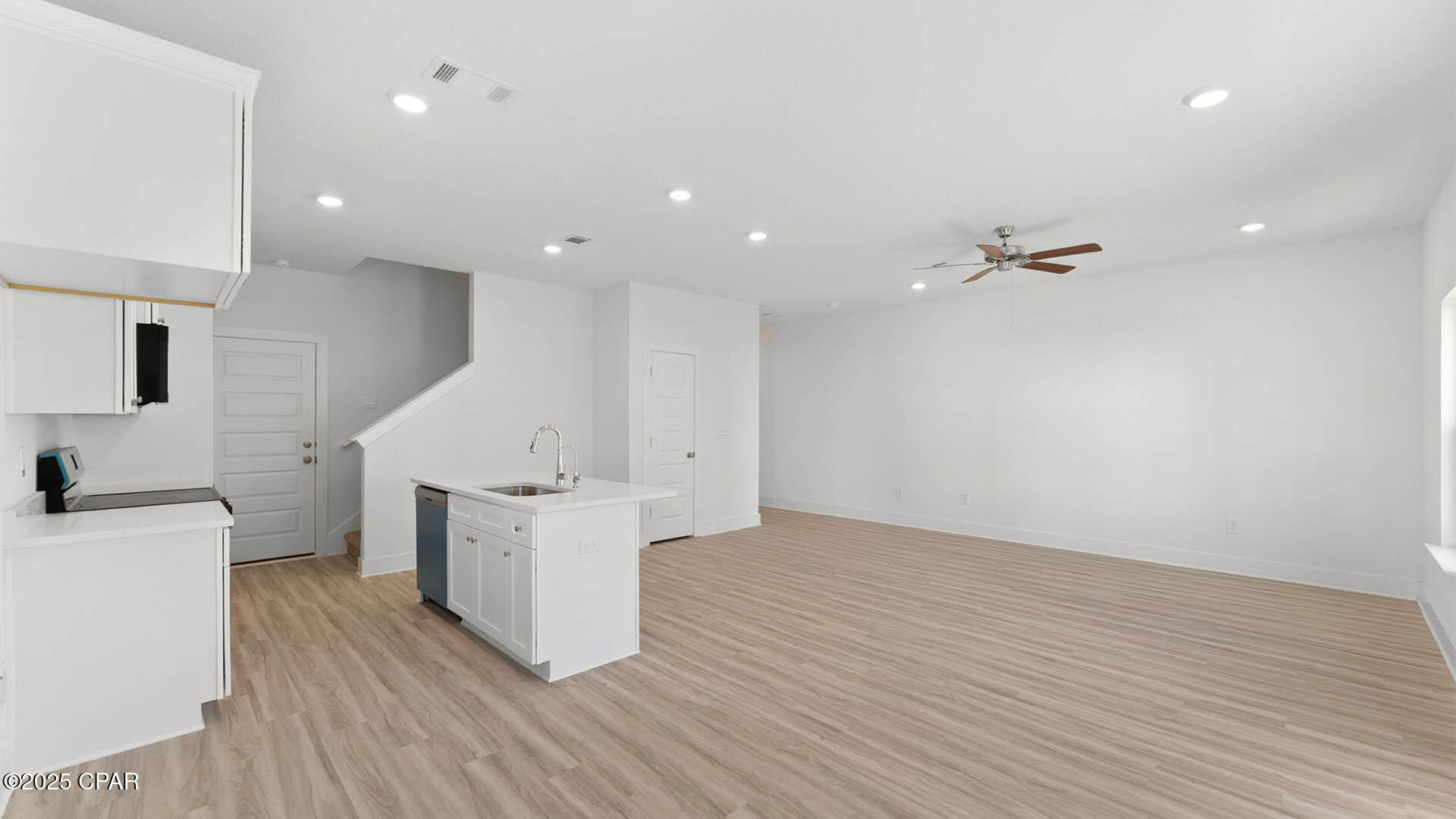 Image 9 For 420 Chateau Lane