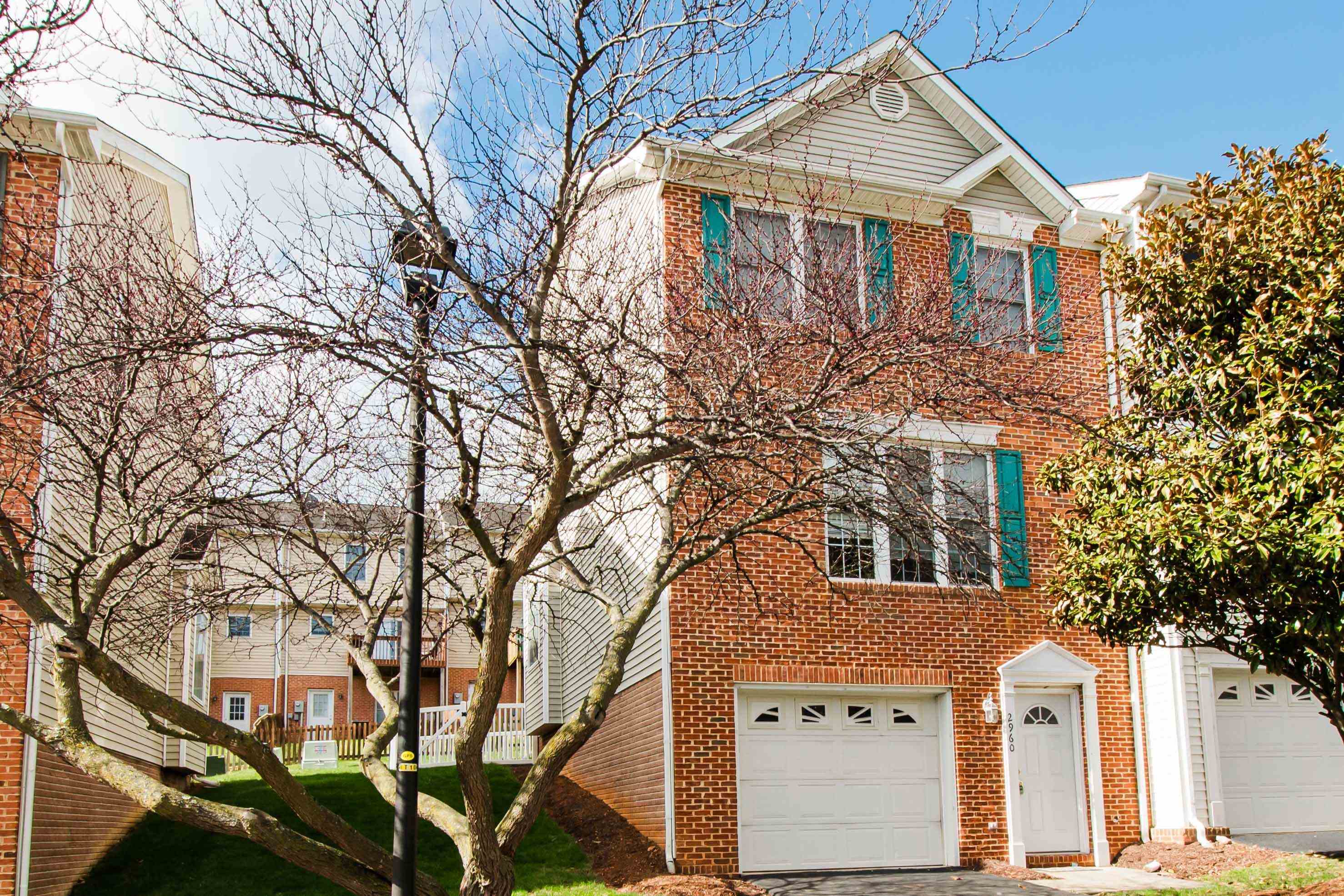 2960 CRYSTAL SPRING LN exterior