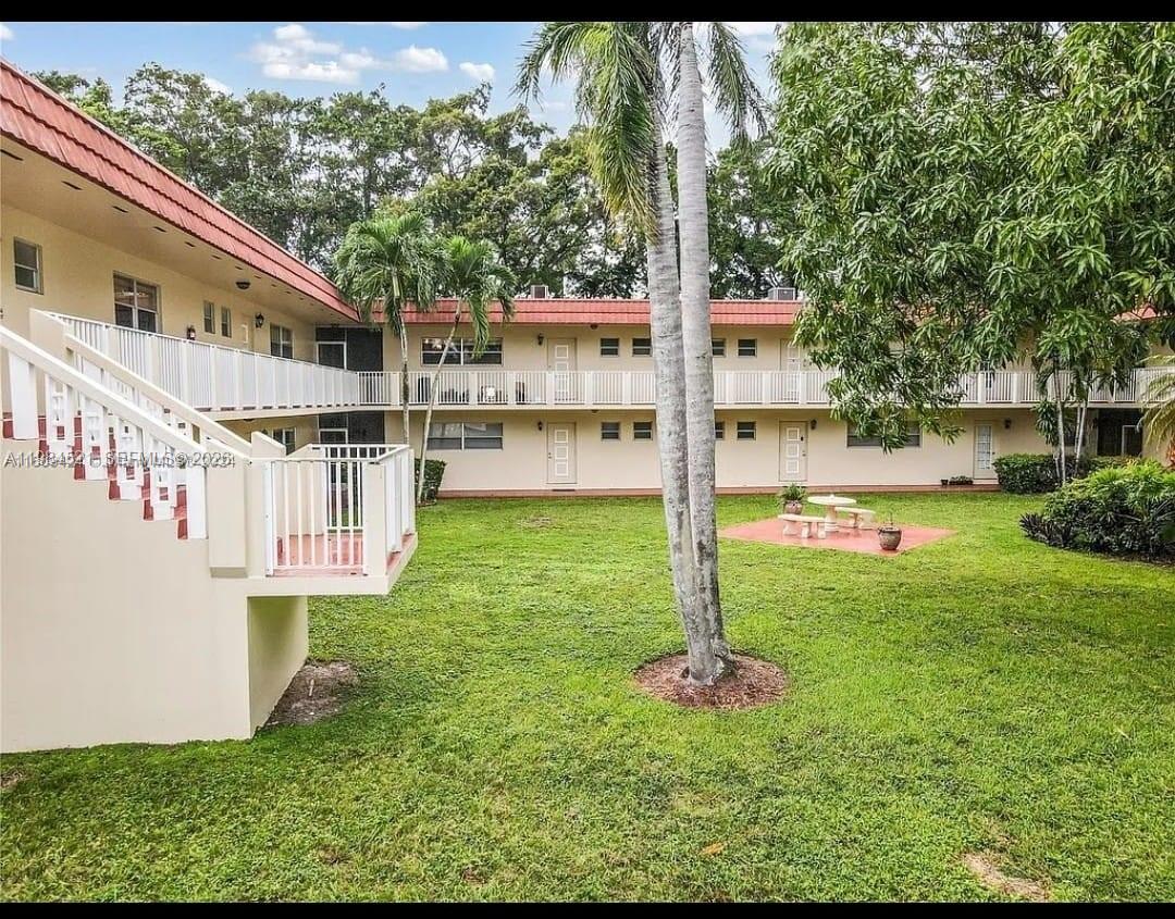Golf Manor Bldg A Condo