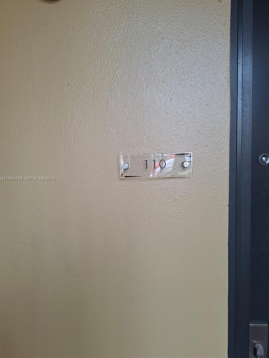 Yacht Club Condo (The)