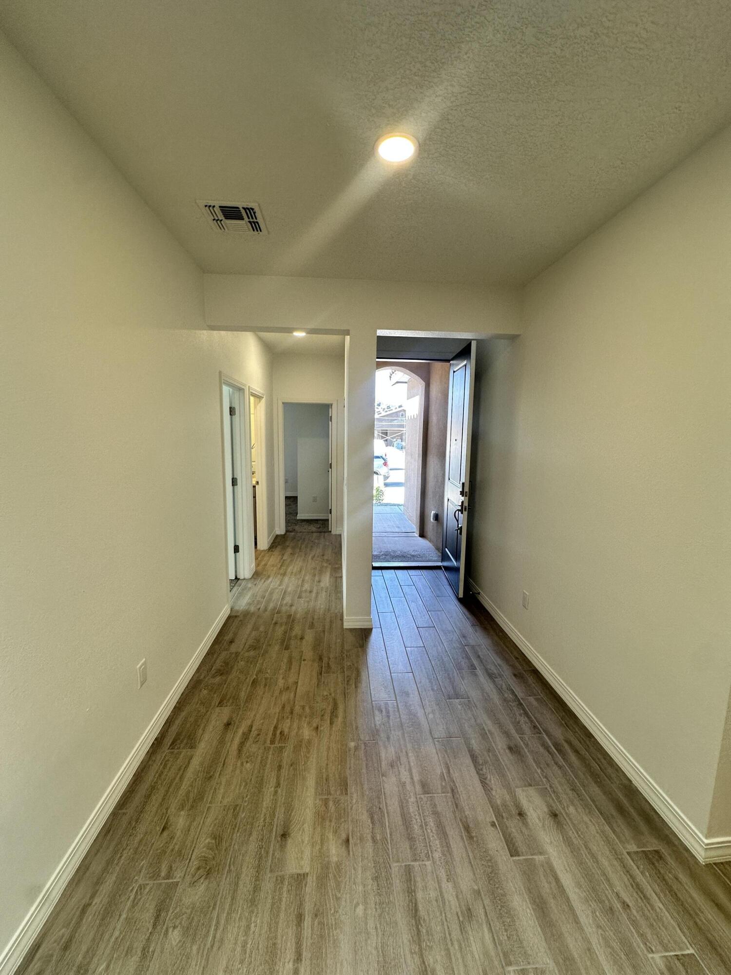 Photo 9 — 1640 Valle De Colores Road NW