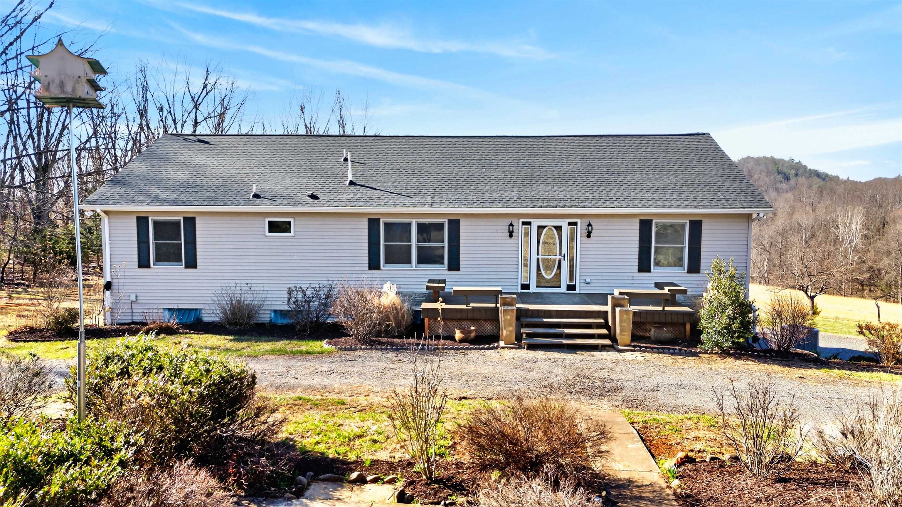 85 MEADOW CT exterior