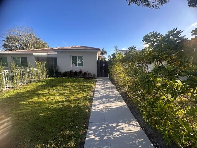 Hollywood South Side Add