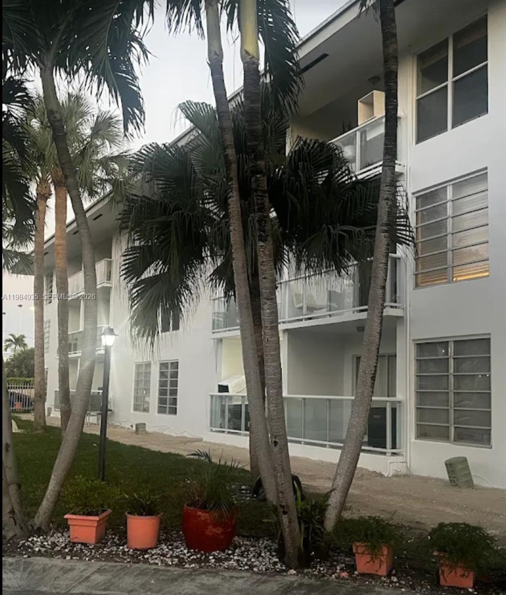 Lido Bay Lodge Condominiu
