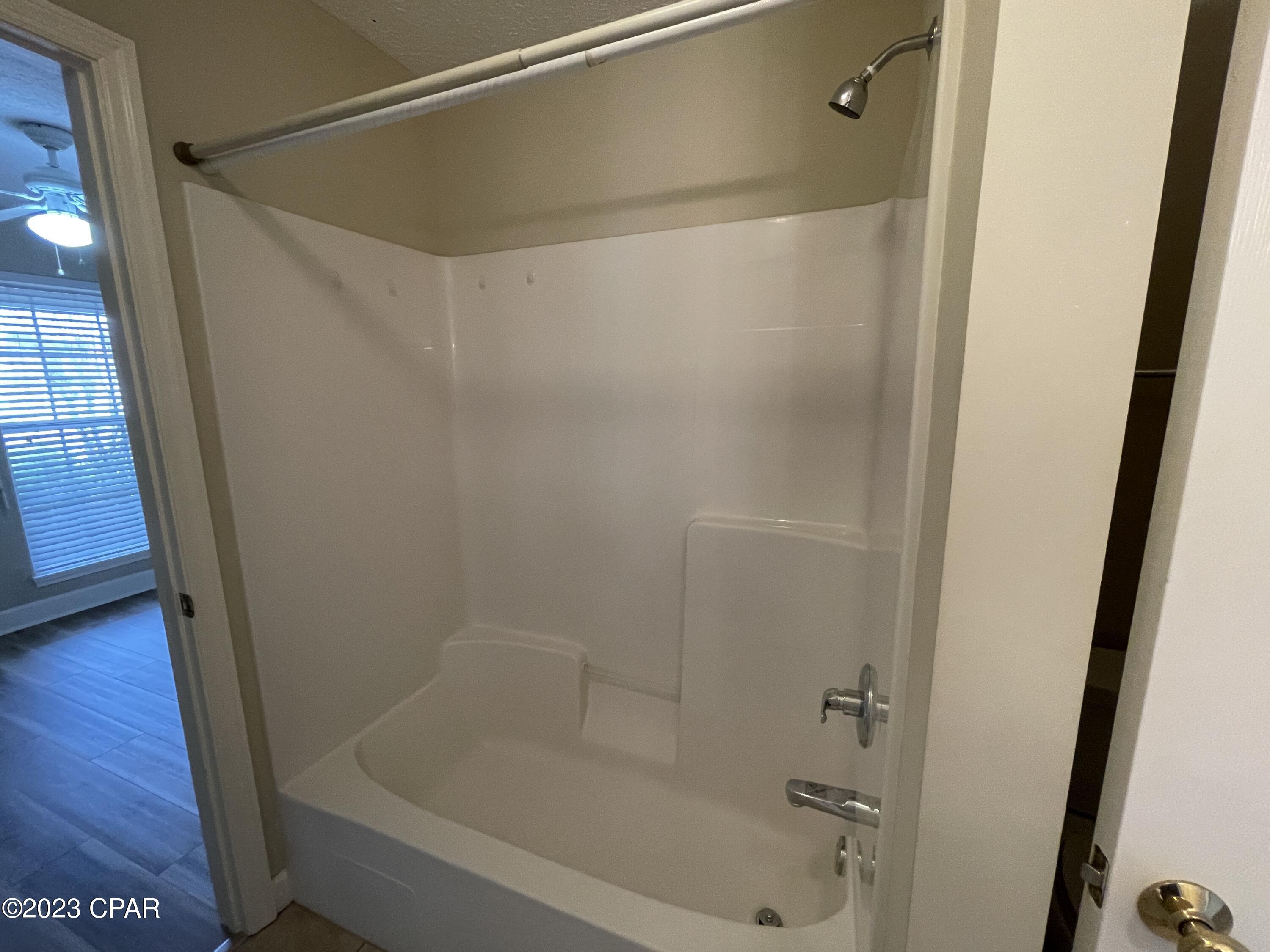 Image 20 For 114 Lakeridge Drive