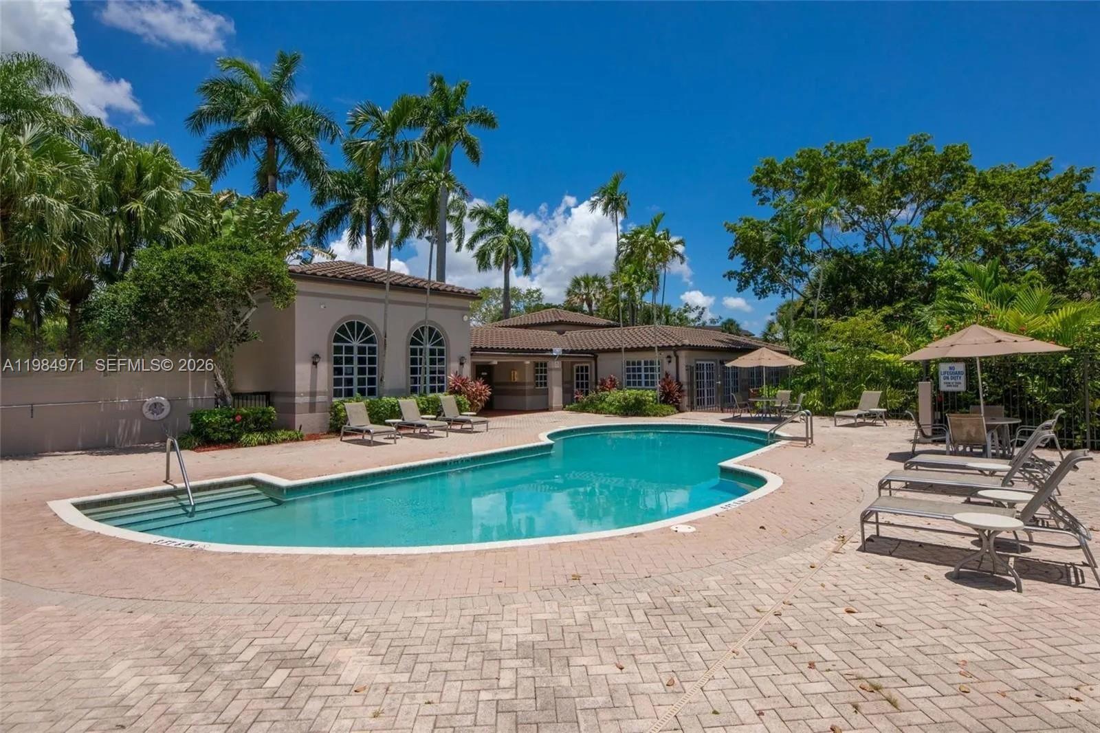 Villas De Venezia Condo