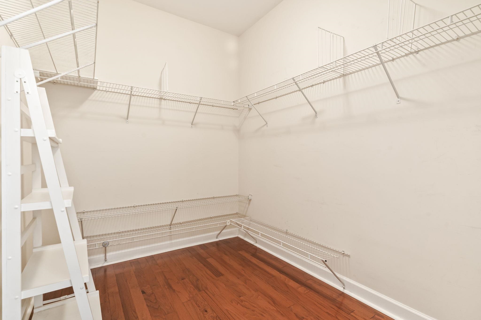 2607012 | Photo 13