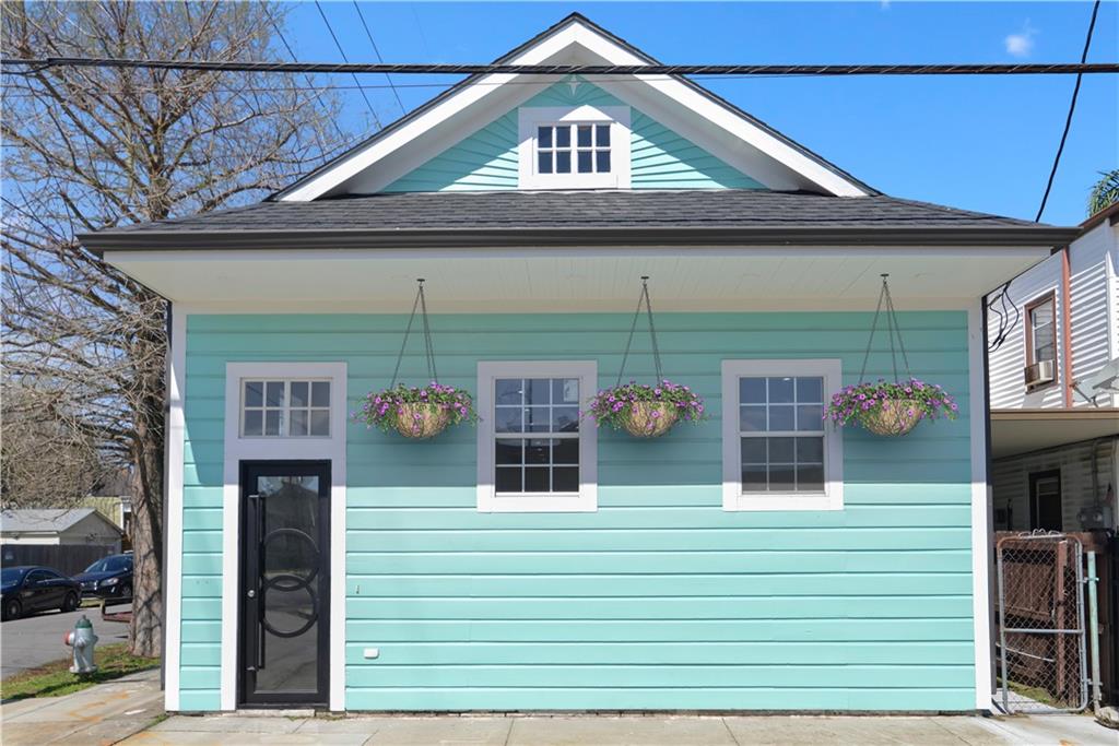 1300 LEONIDAS Street