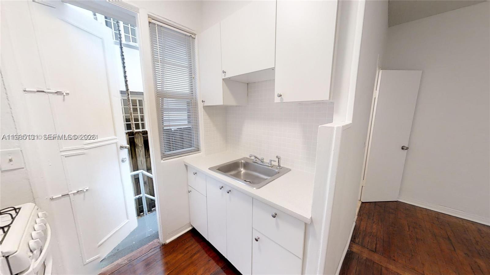 Delphine Condo