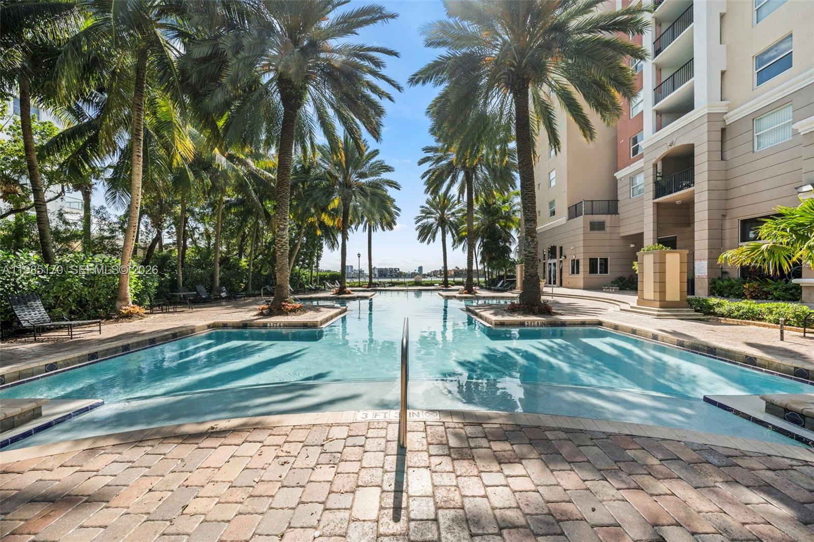 Porto Bellagio Condo