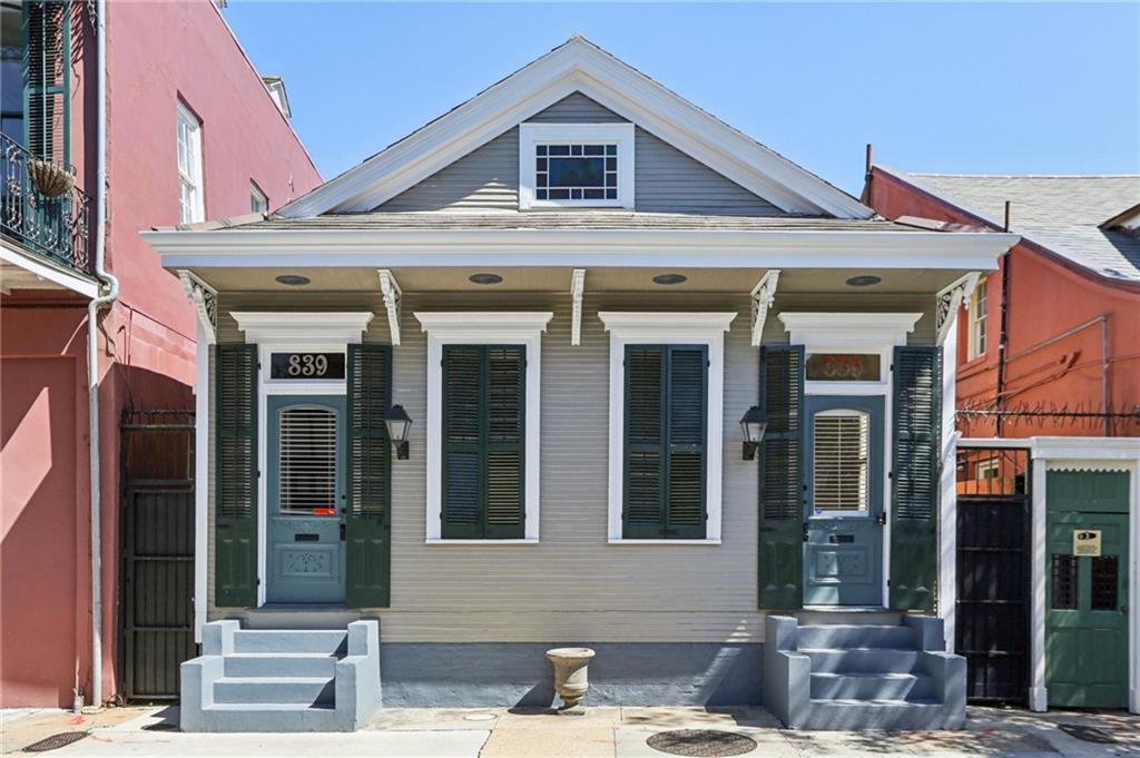 835 URSULINES Avenue