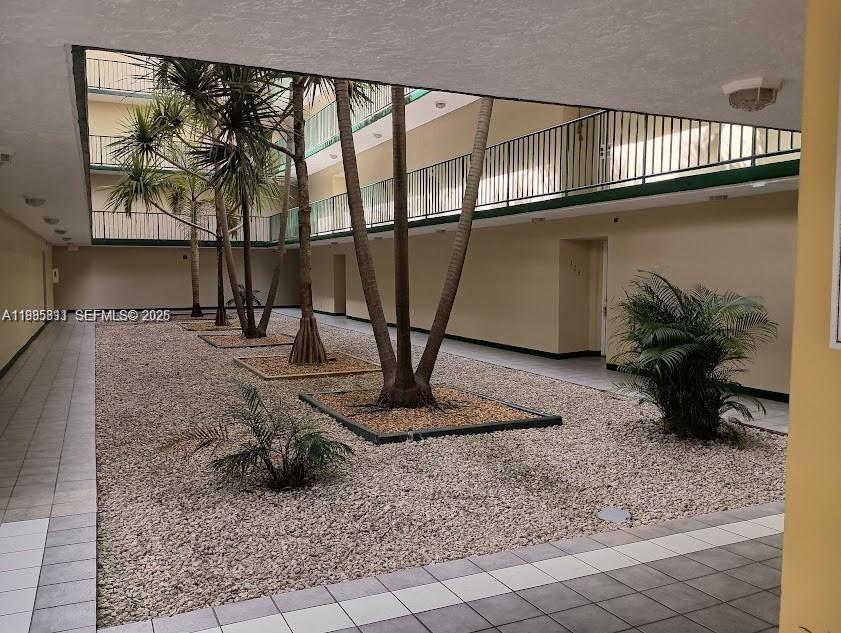 Flamingo Court Condo