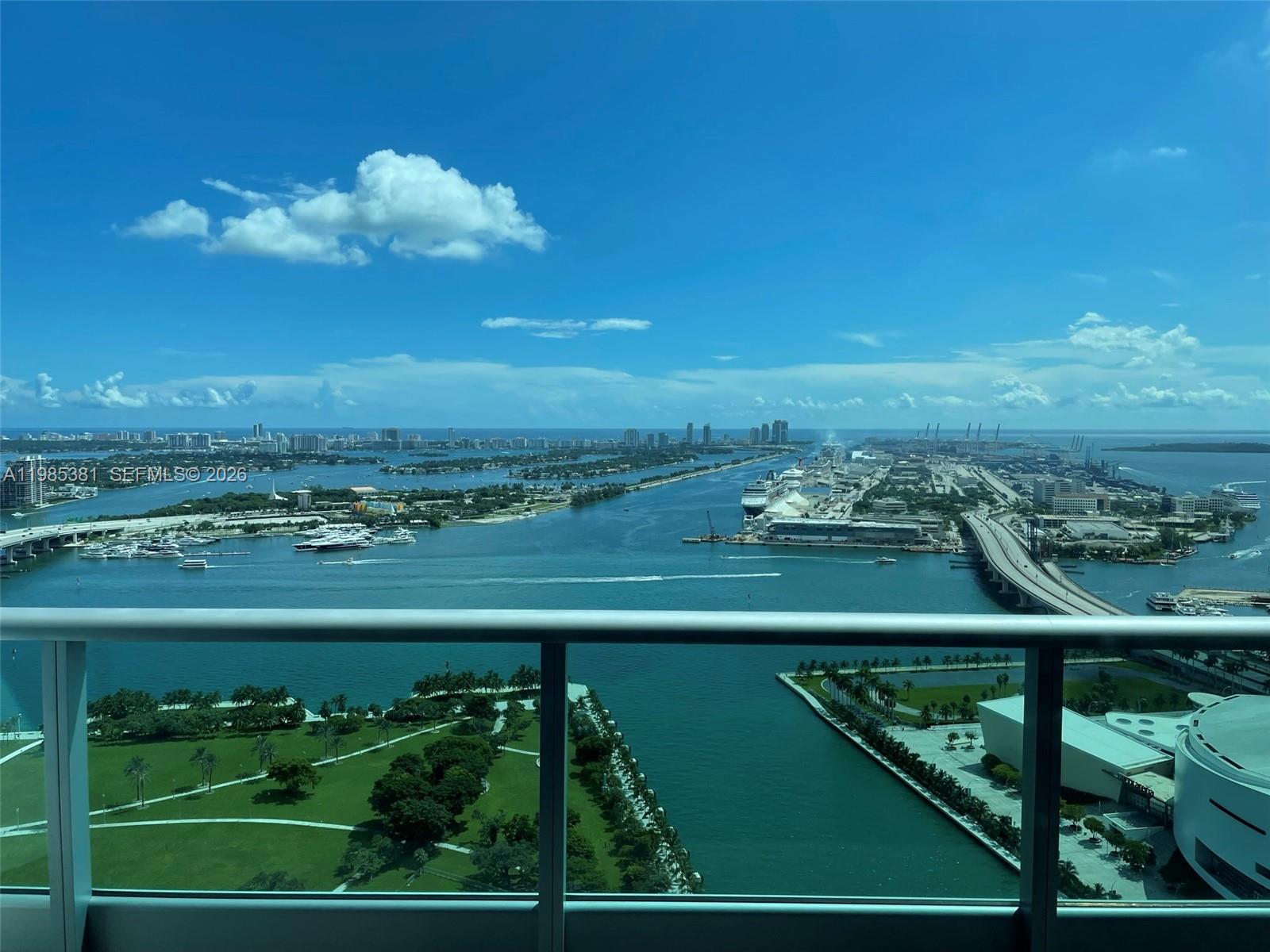 900 Biscayne Bay Condo