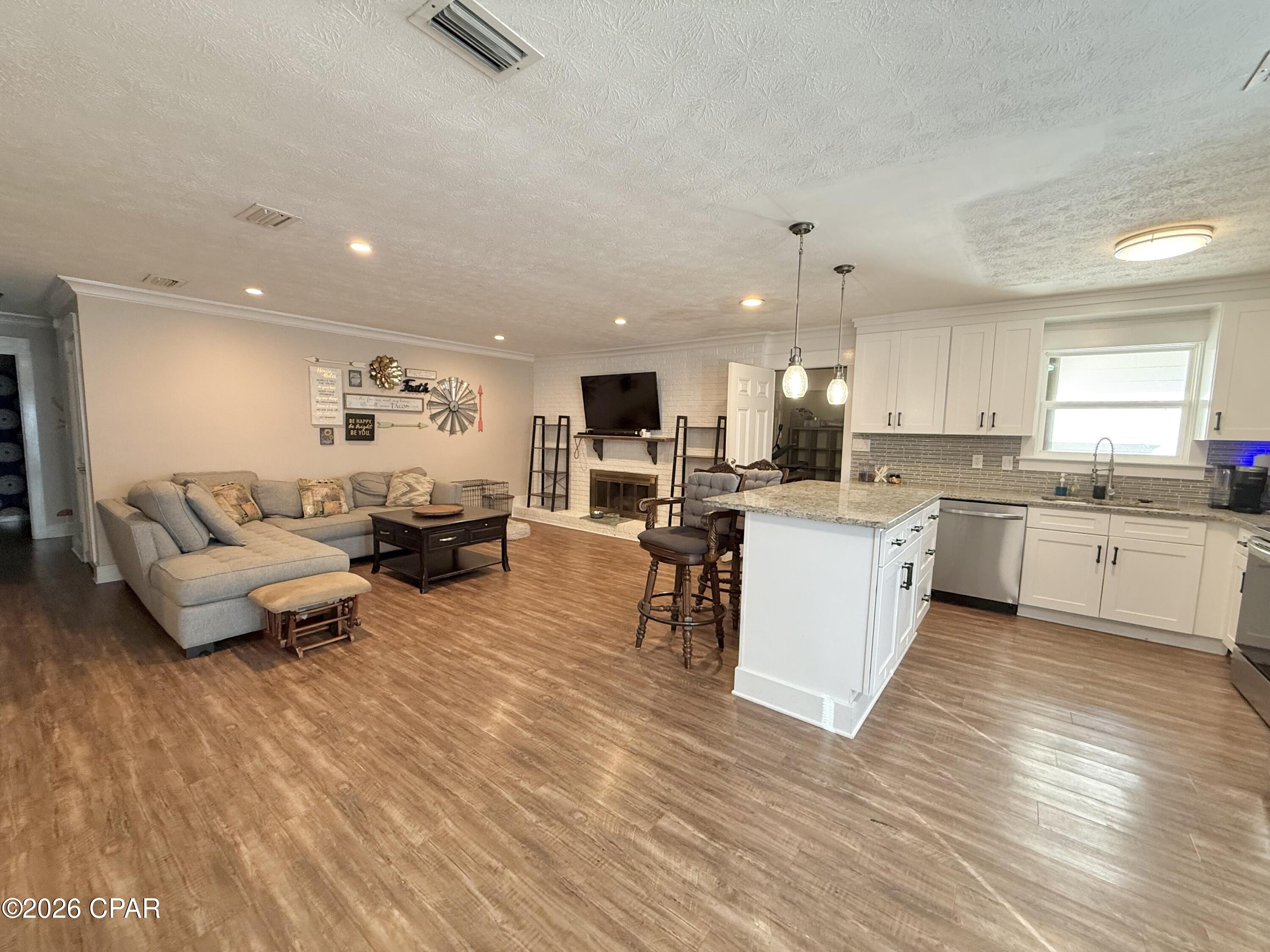 Image 11 For 201 Armstrong Circle