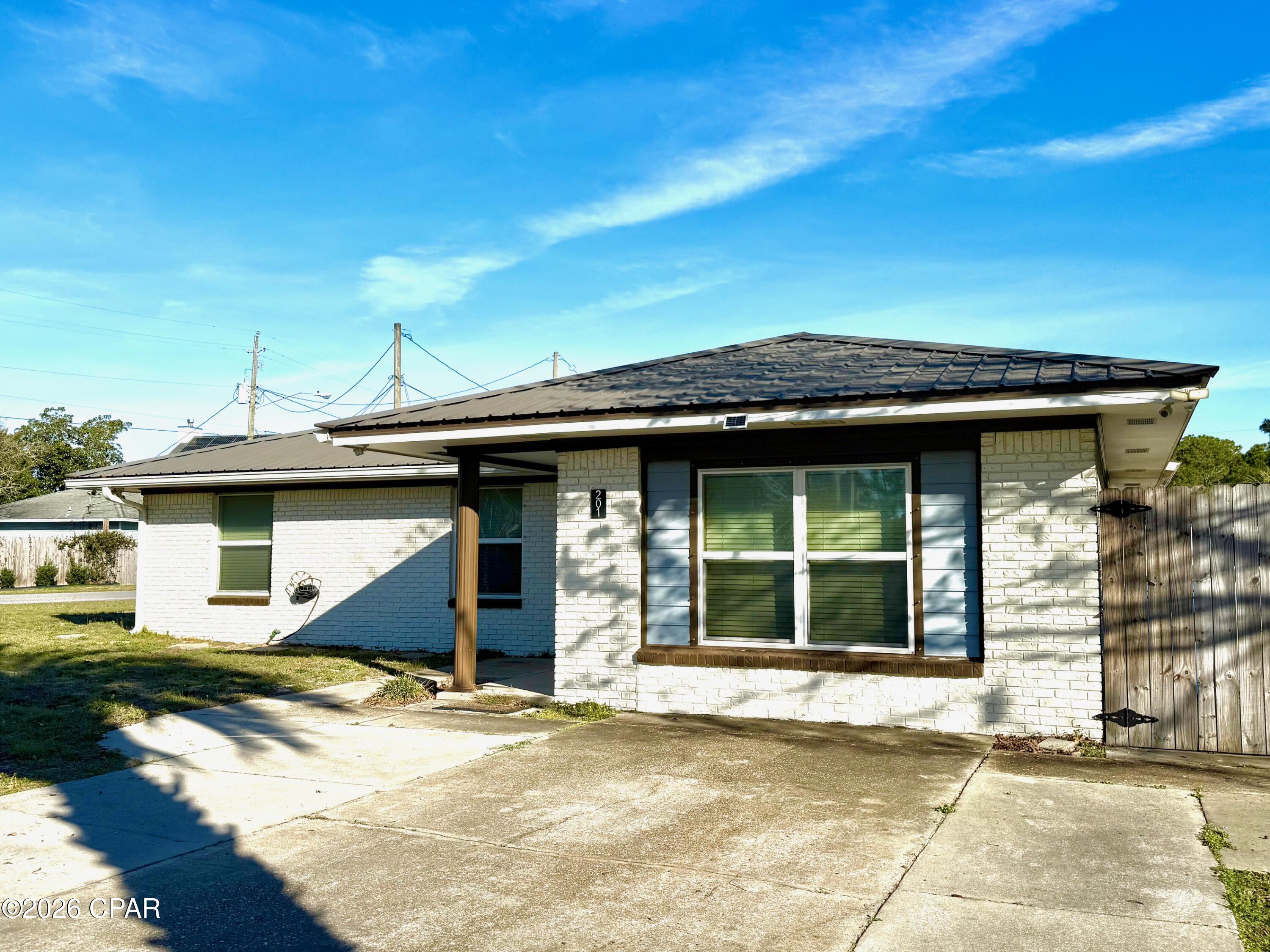 Image 2 For 201 Armstrong Circle