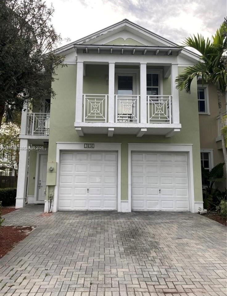 Reserve At Doral East