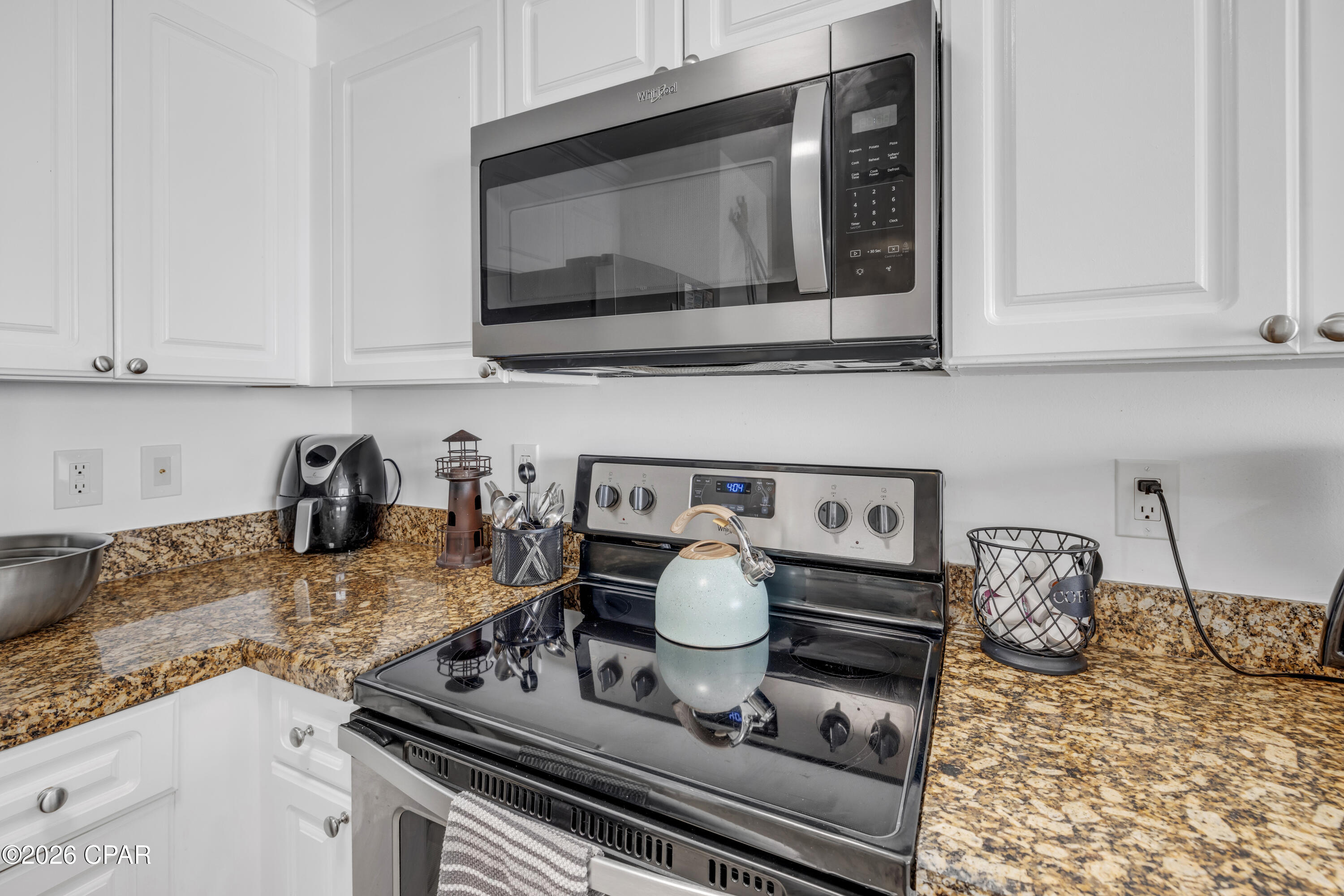 Listing photo id 17 for 9450 Thomas Drive 2106d