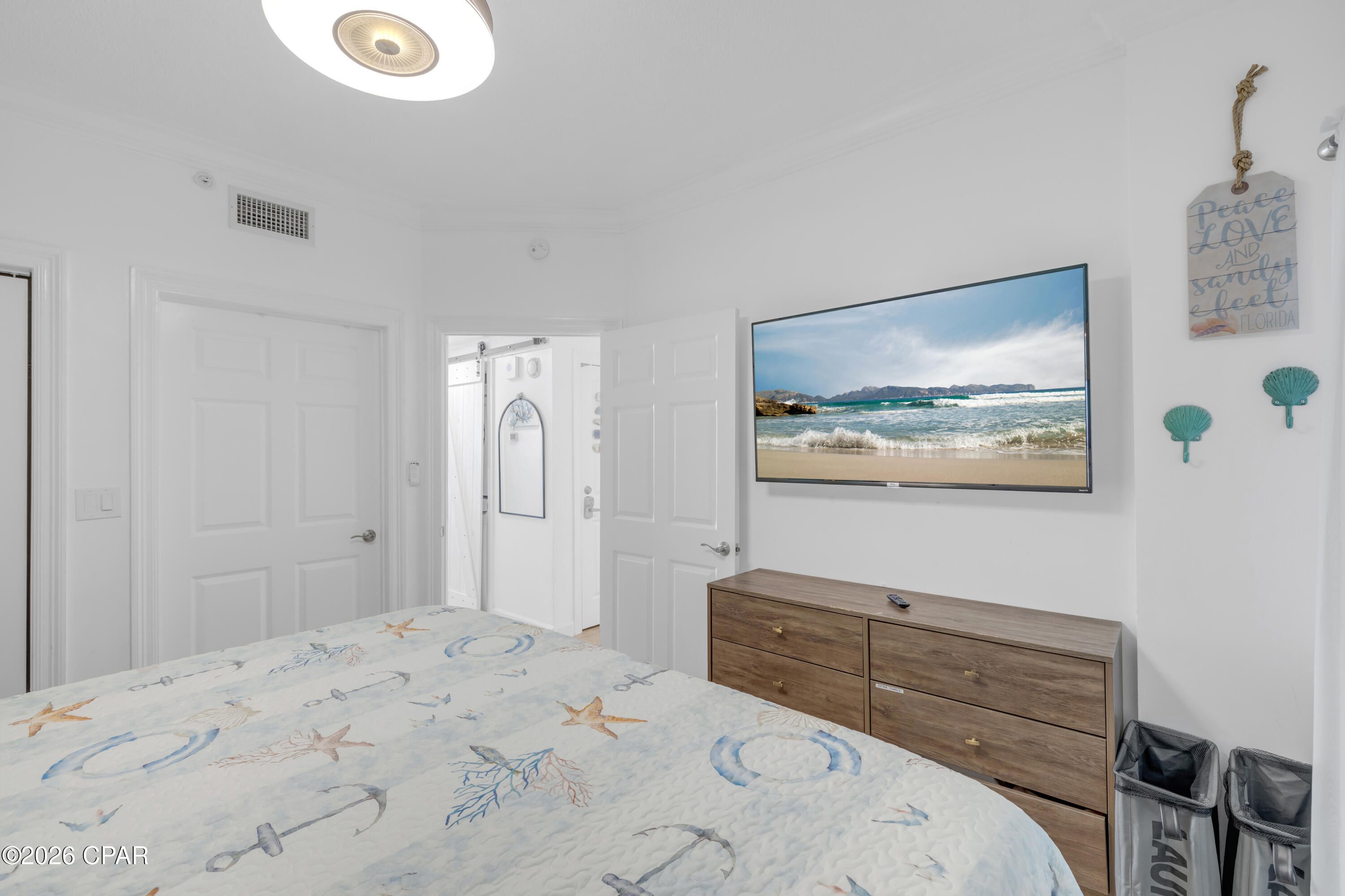 Listing photo id 7 for 9450 Thomas Drive 2106d