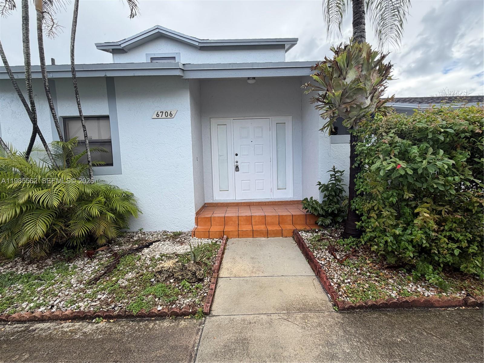 Westwind Lakes Garden Hom